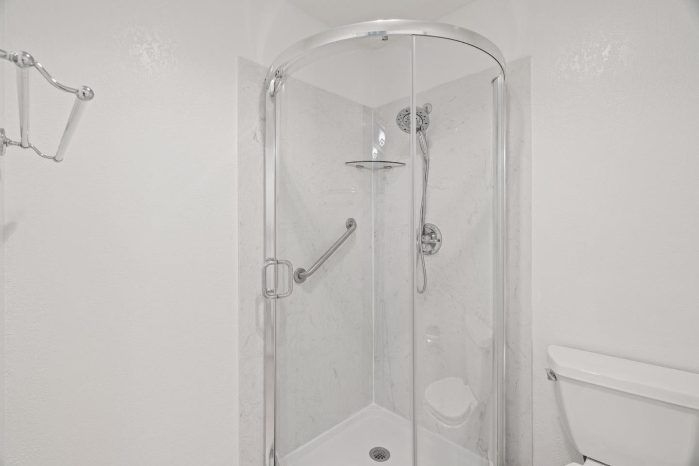 1033 Crestview Drive 207