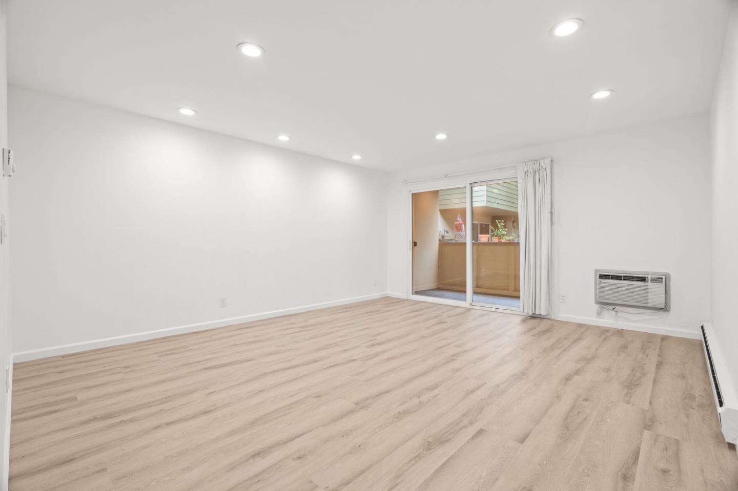 1033 Crestview Drive 207