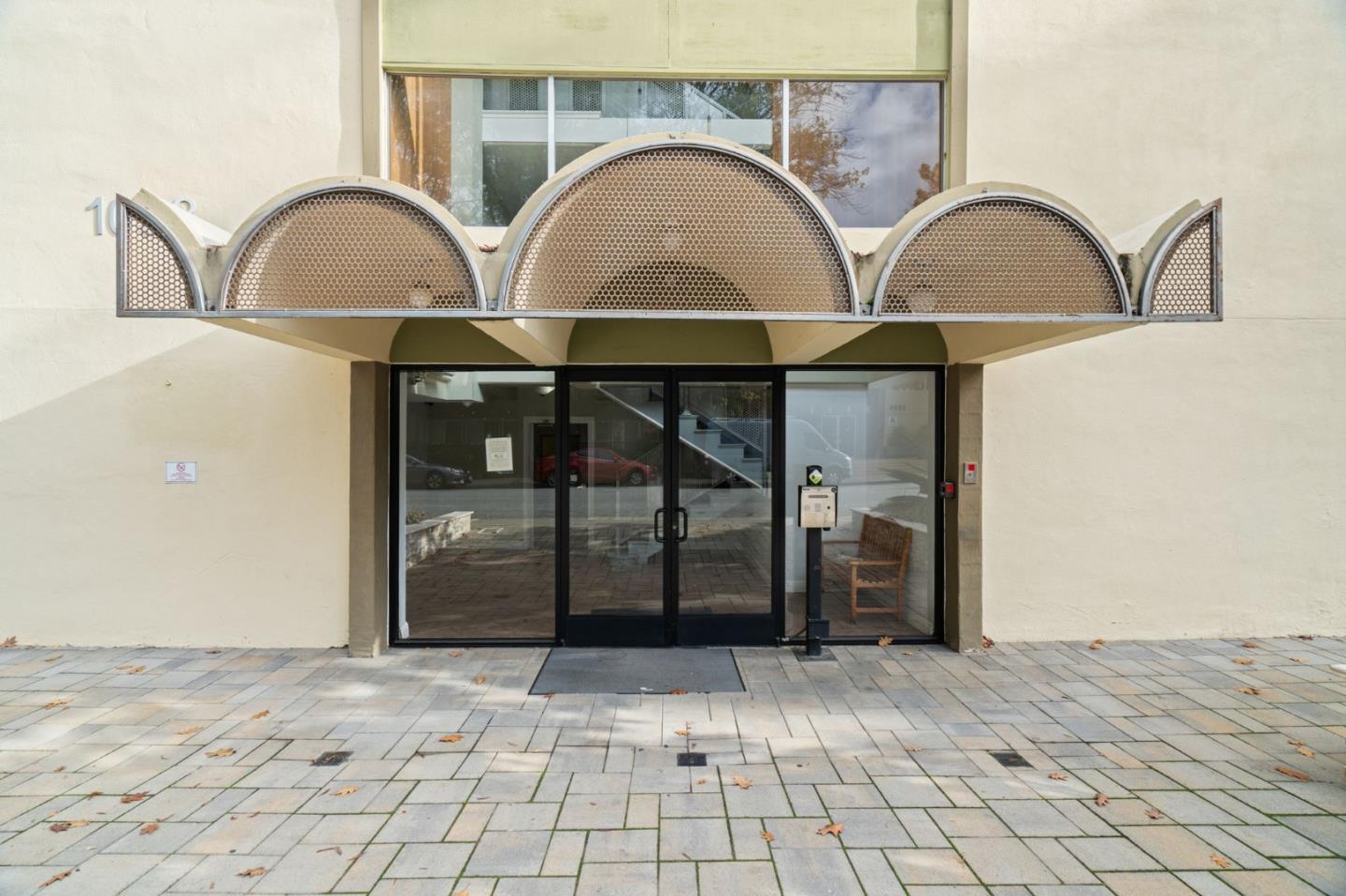 1033 Crestview Drive 207