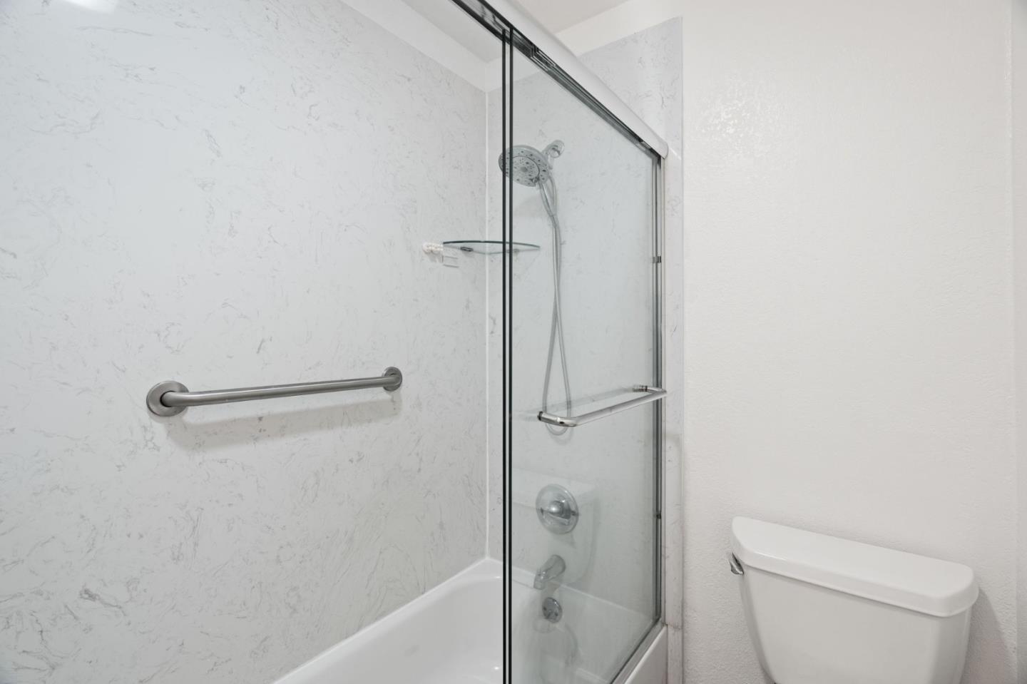 1033 Crestview Drive 207