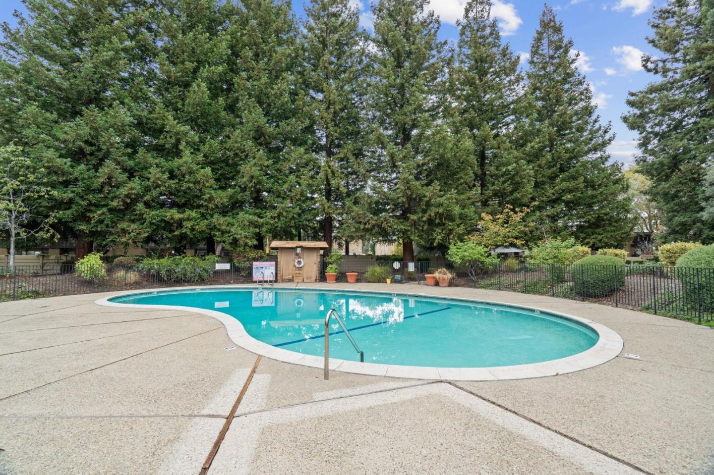 1033 Crestview Drive 207