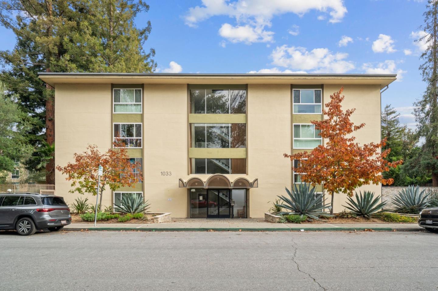1033 Crestview Drive 207