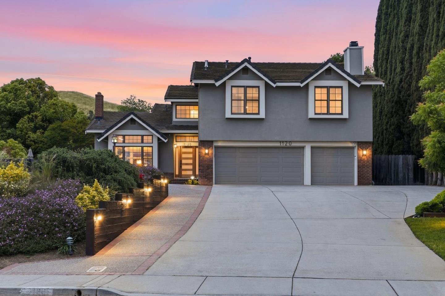 1120 Valley Quail Circle