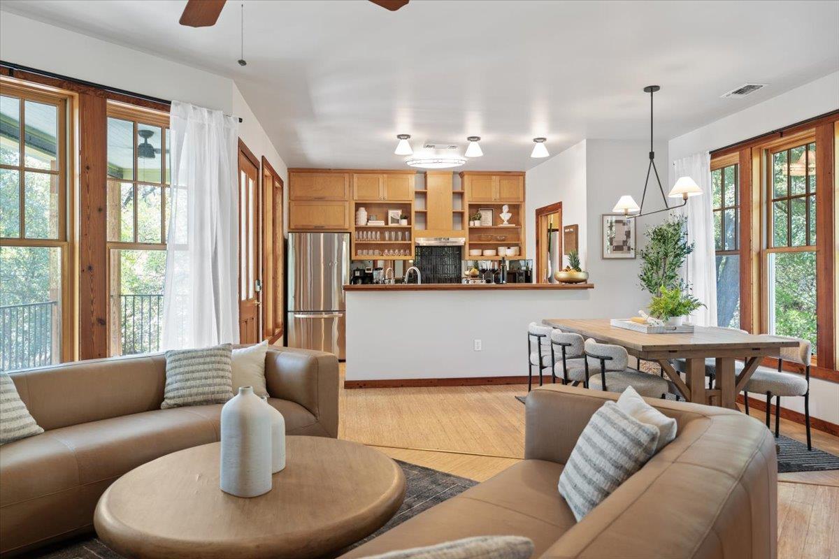 405 Academy DR