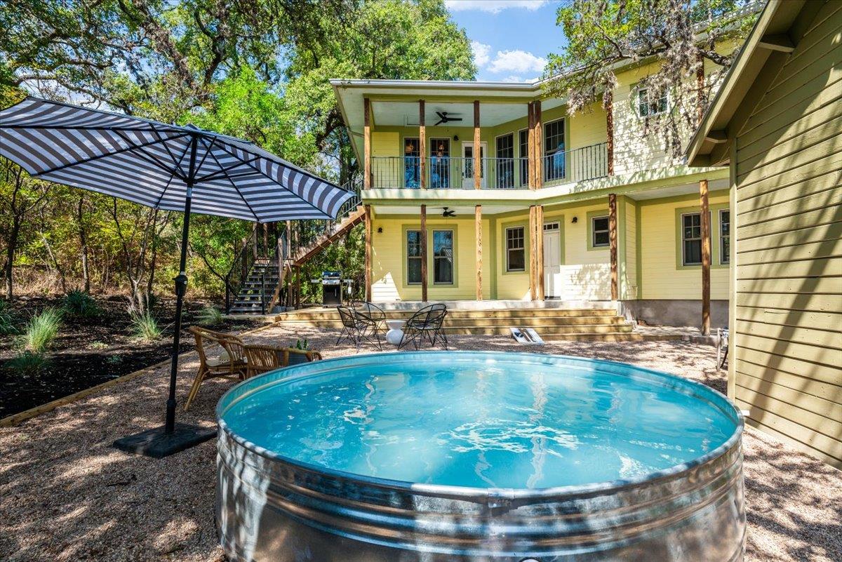 405 Academy DR
