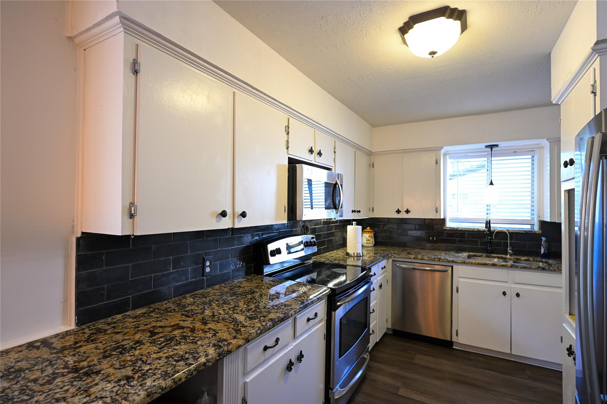 401 Dove Creek DR