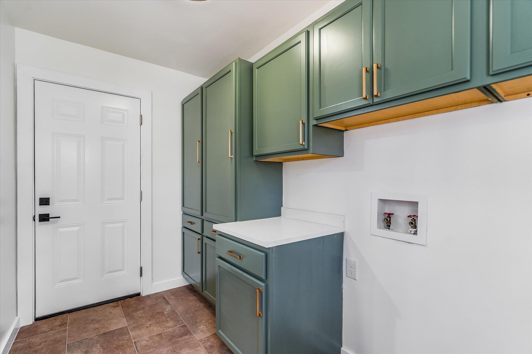 3309 Harpers Ferry LN