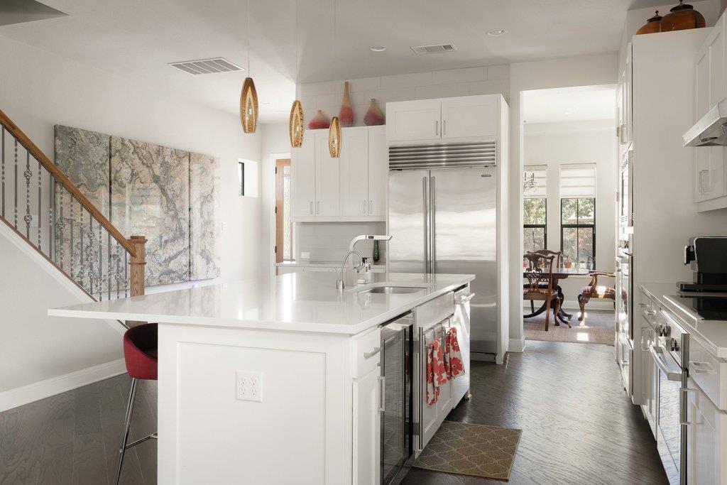 2 Prestonwood CV