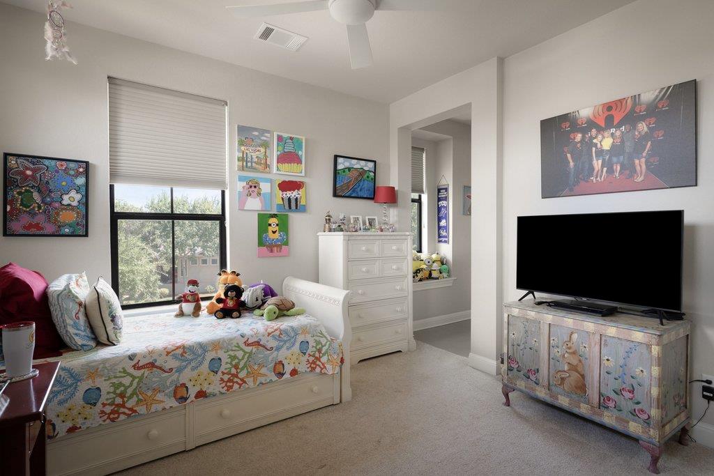 2 Prestonwood CV