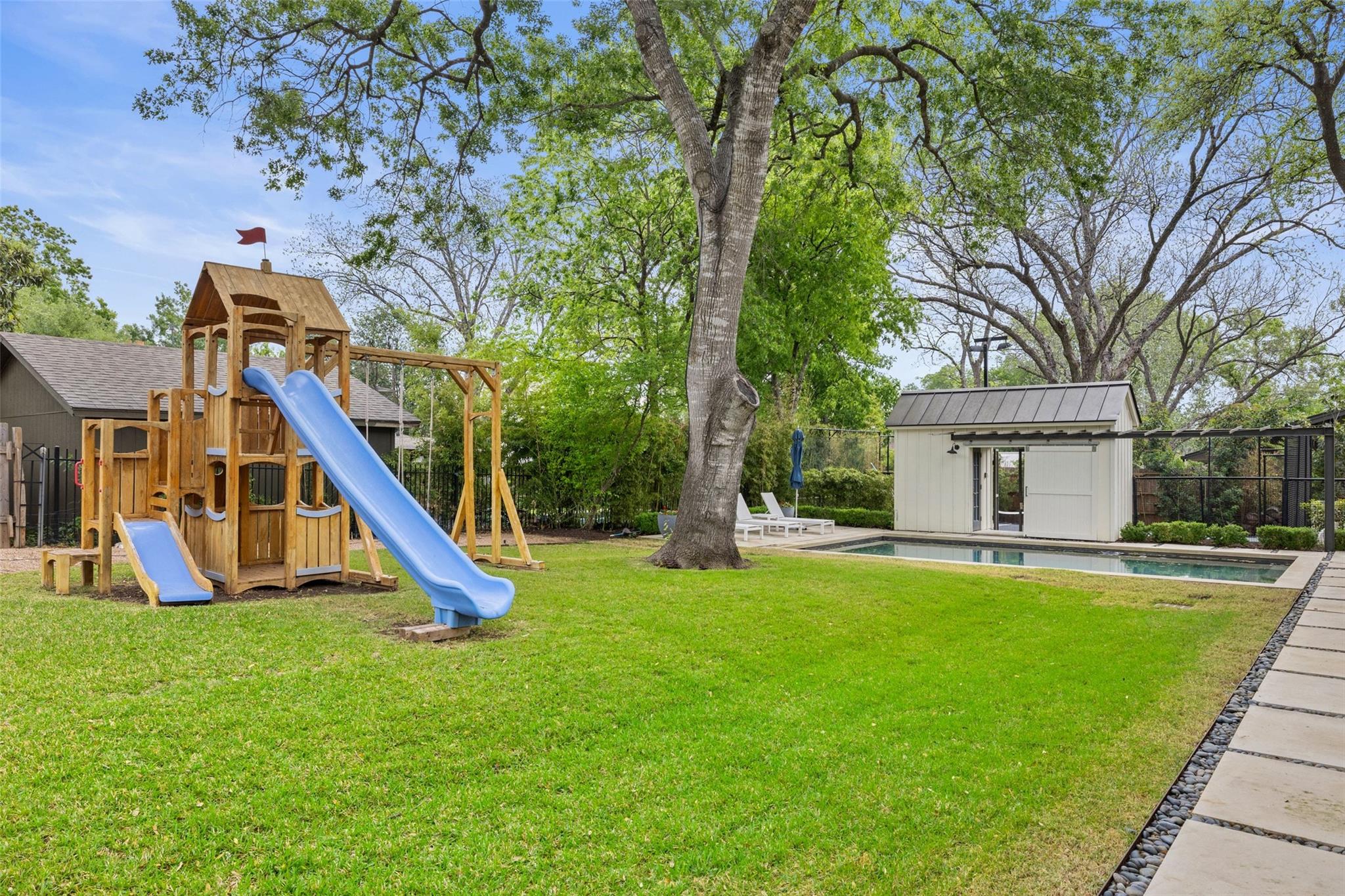 2308 Bridle PATH