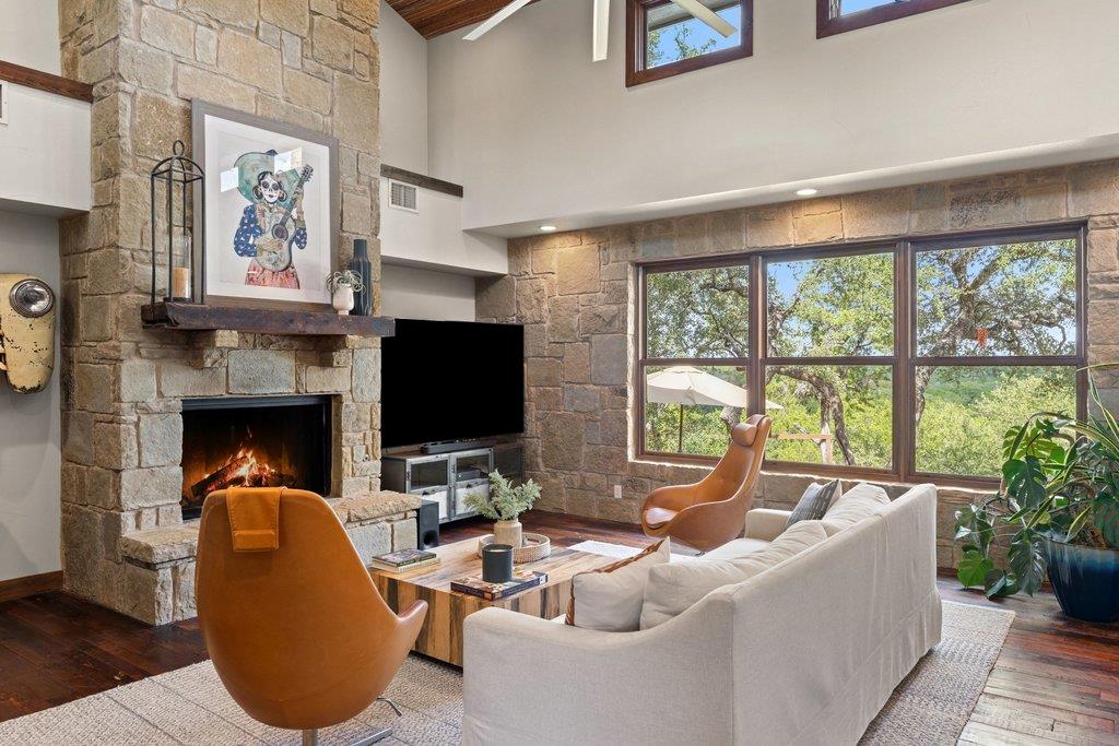 10598 Davy Crockett DR