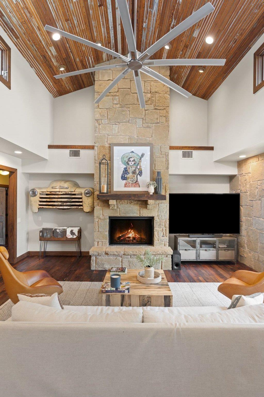 10598 Davy Crockett DR