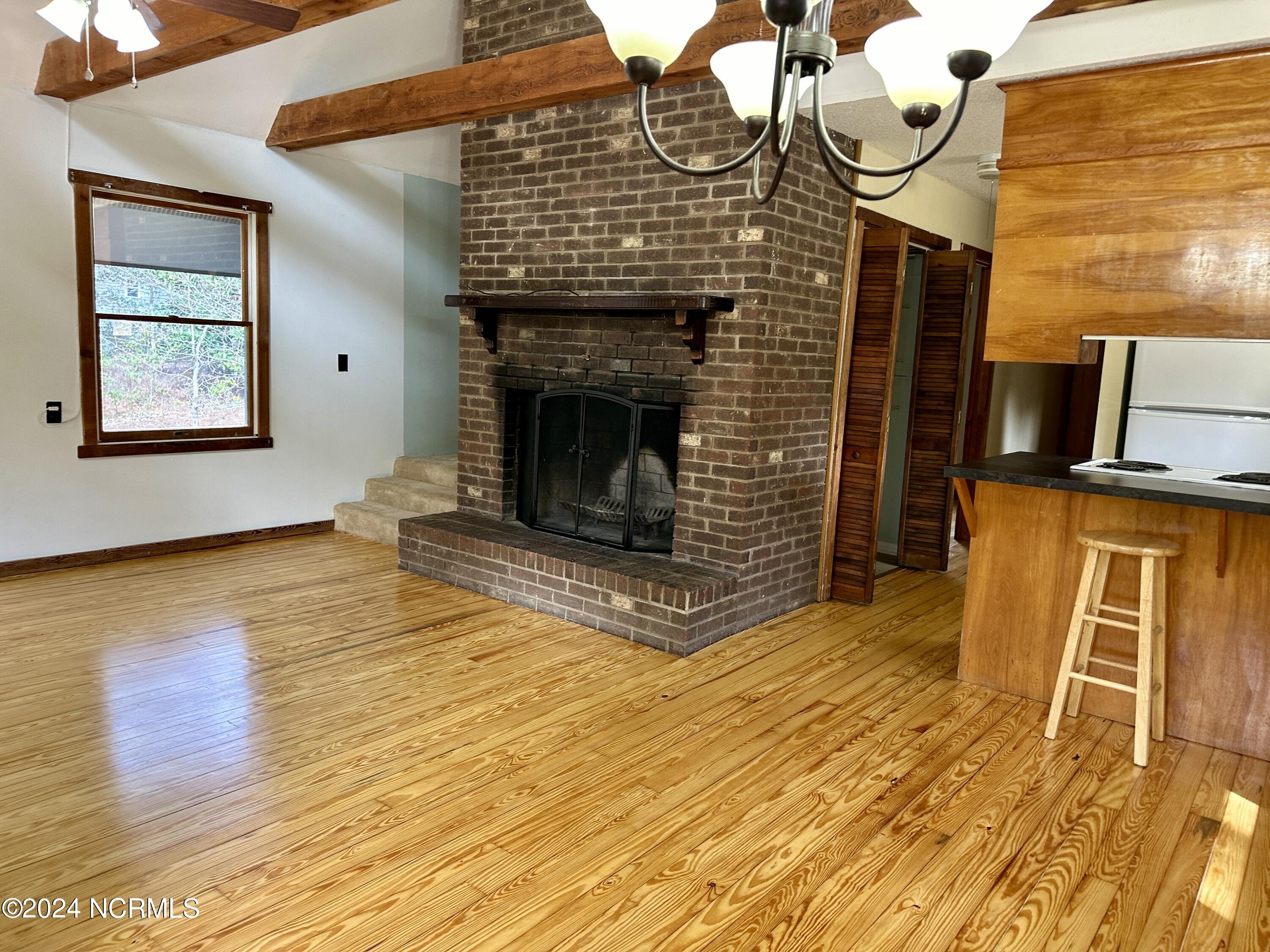 735 E Philadelphia Avenue