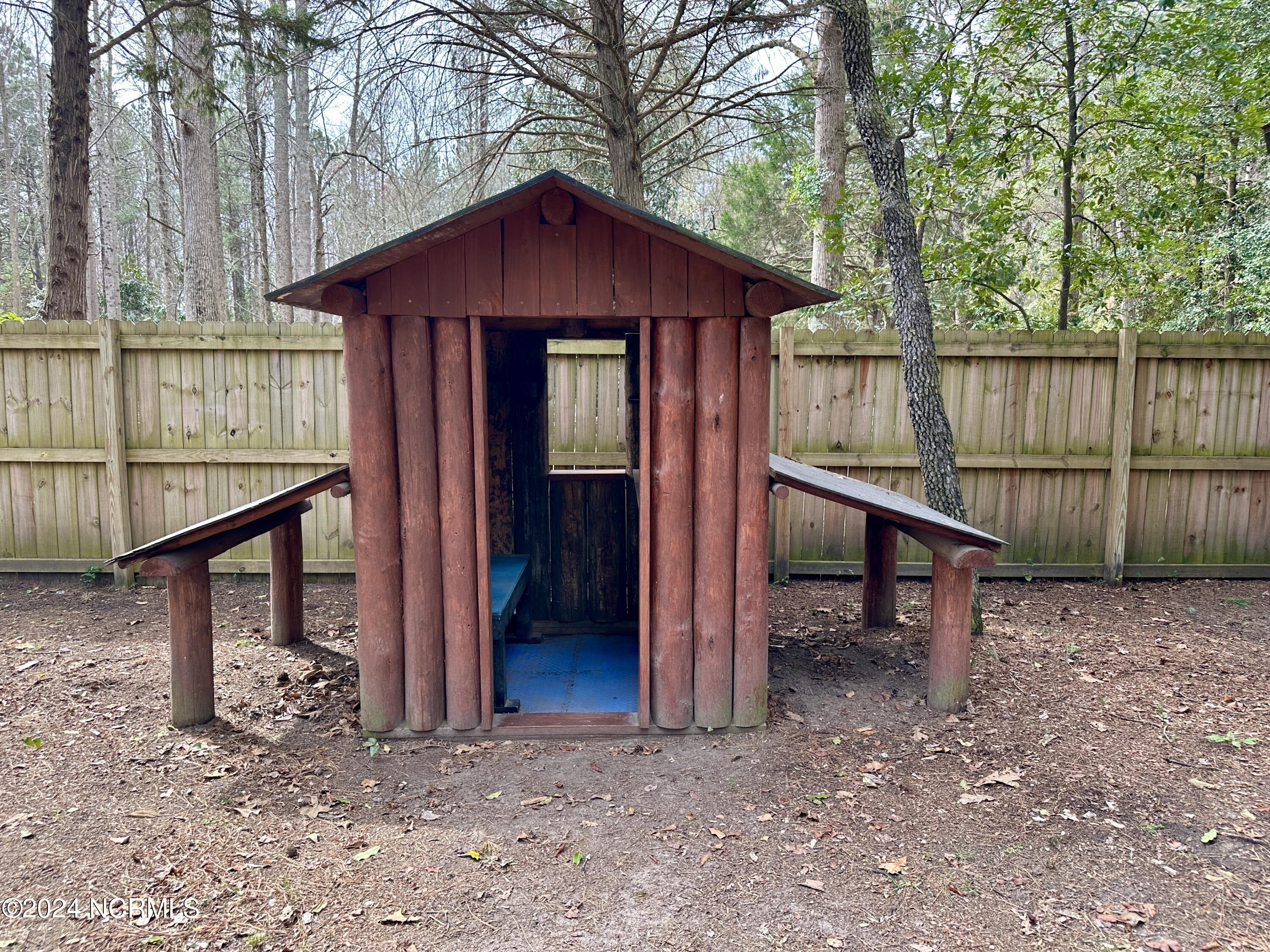 735 E Philadelphia Avenue