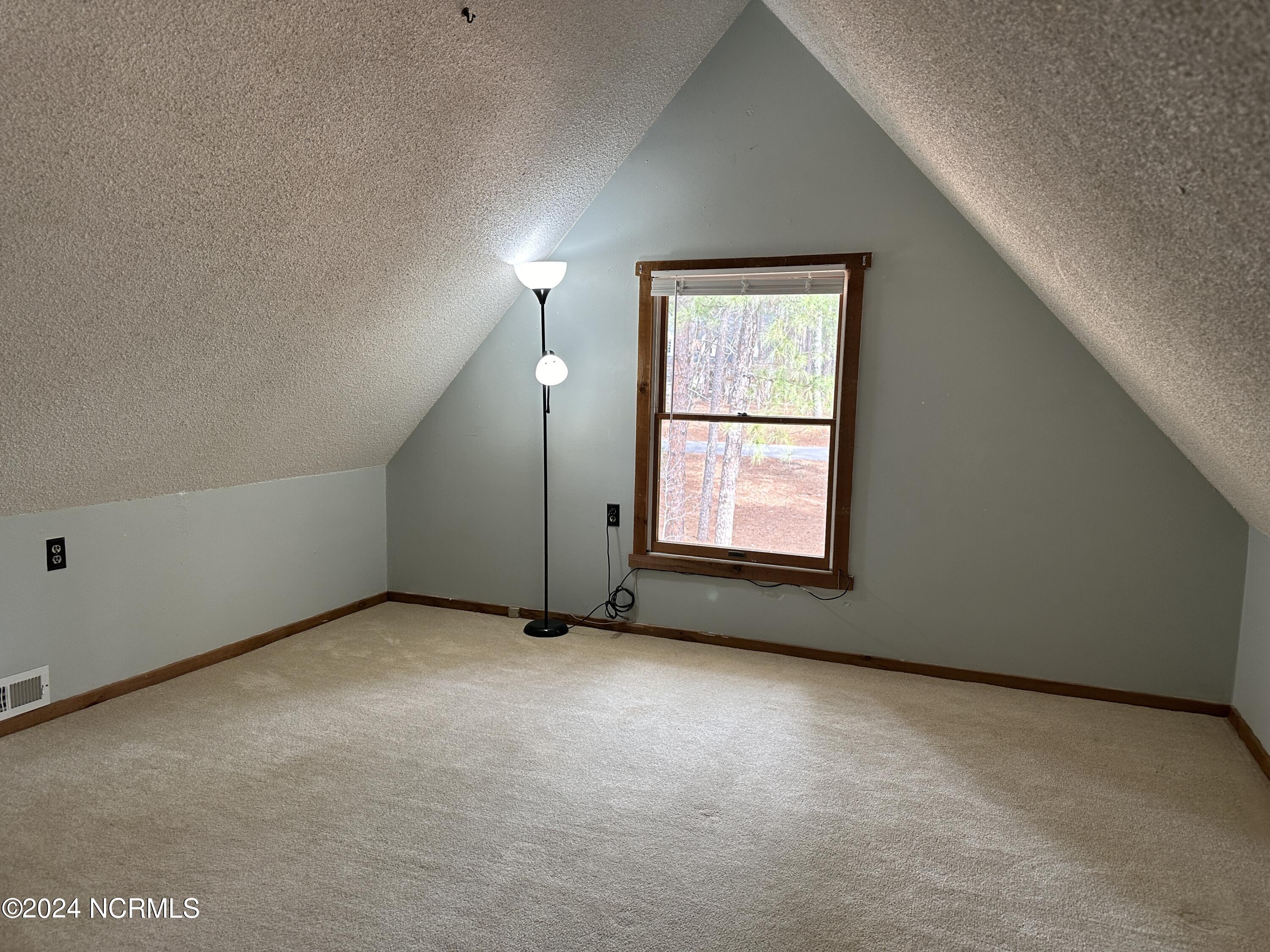 735 E Philadelphia Avenue