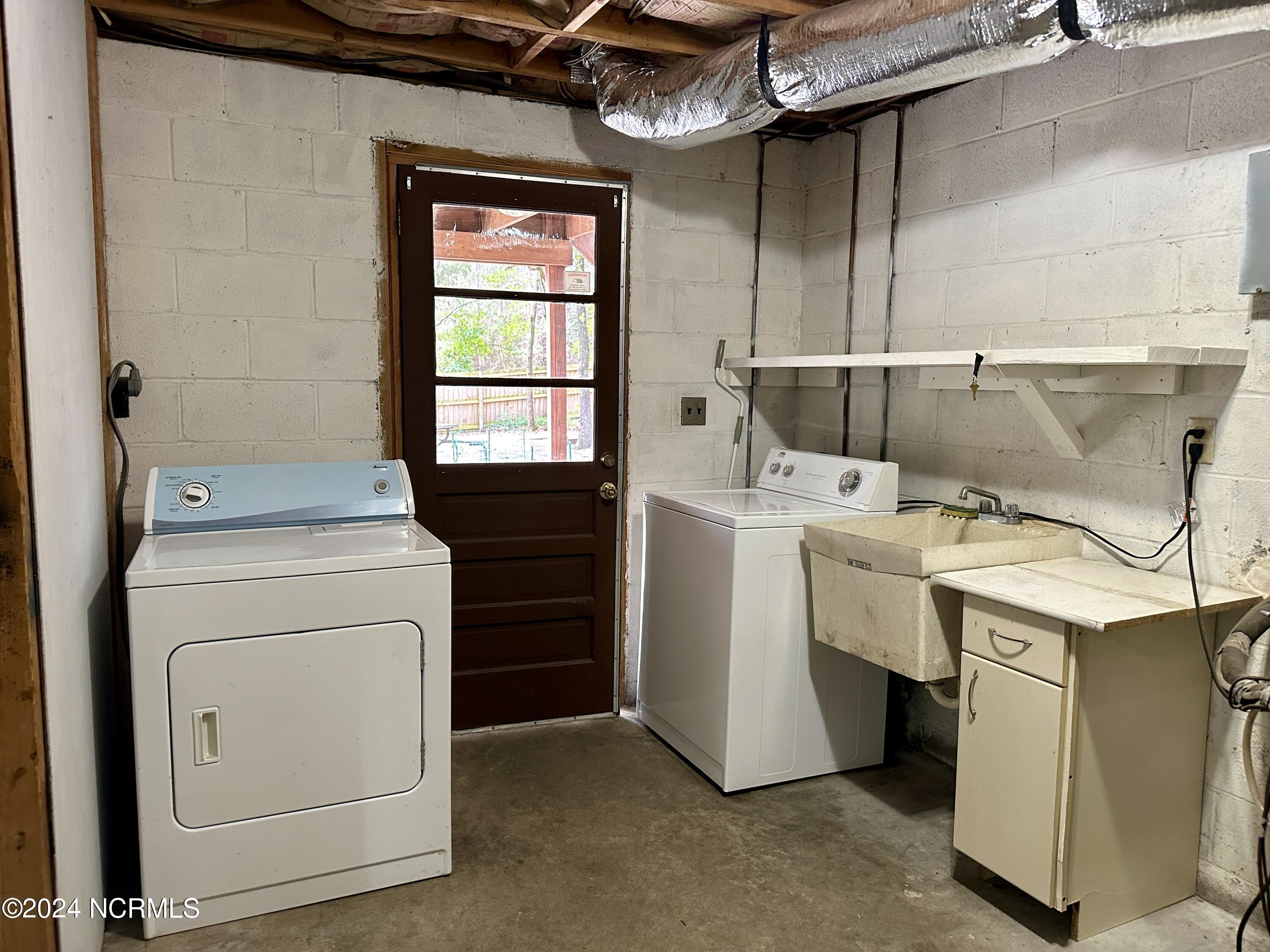 735 E Philadelphia Avenue