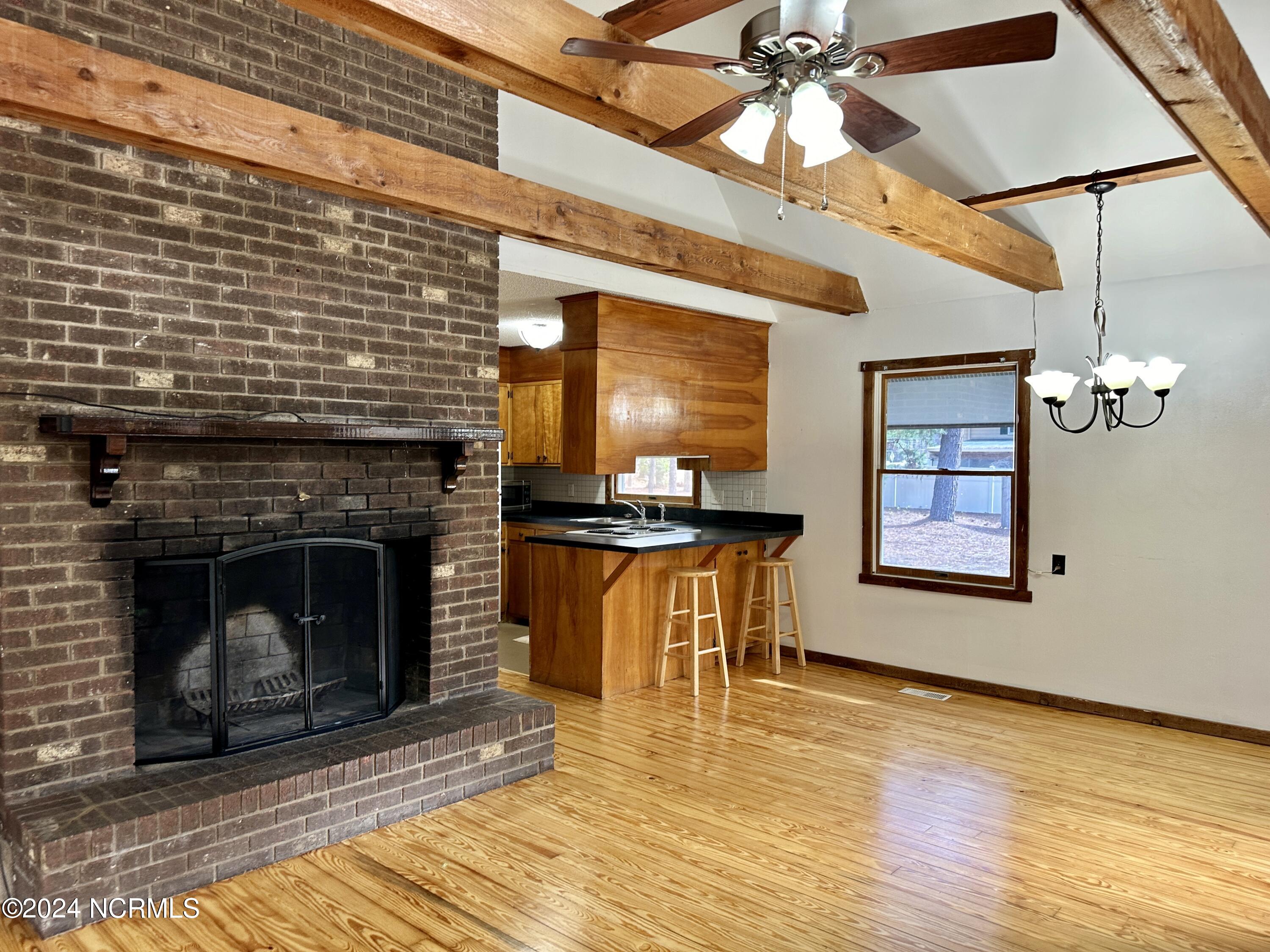 735 E Philadelphia Avenue