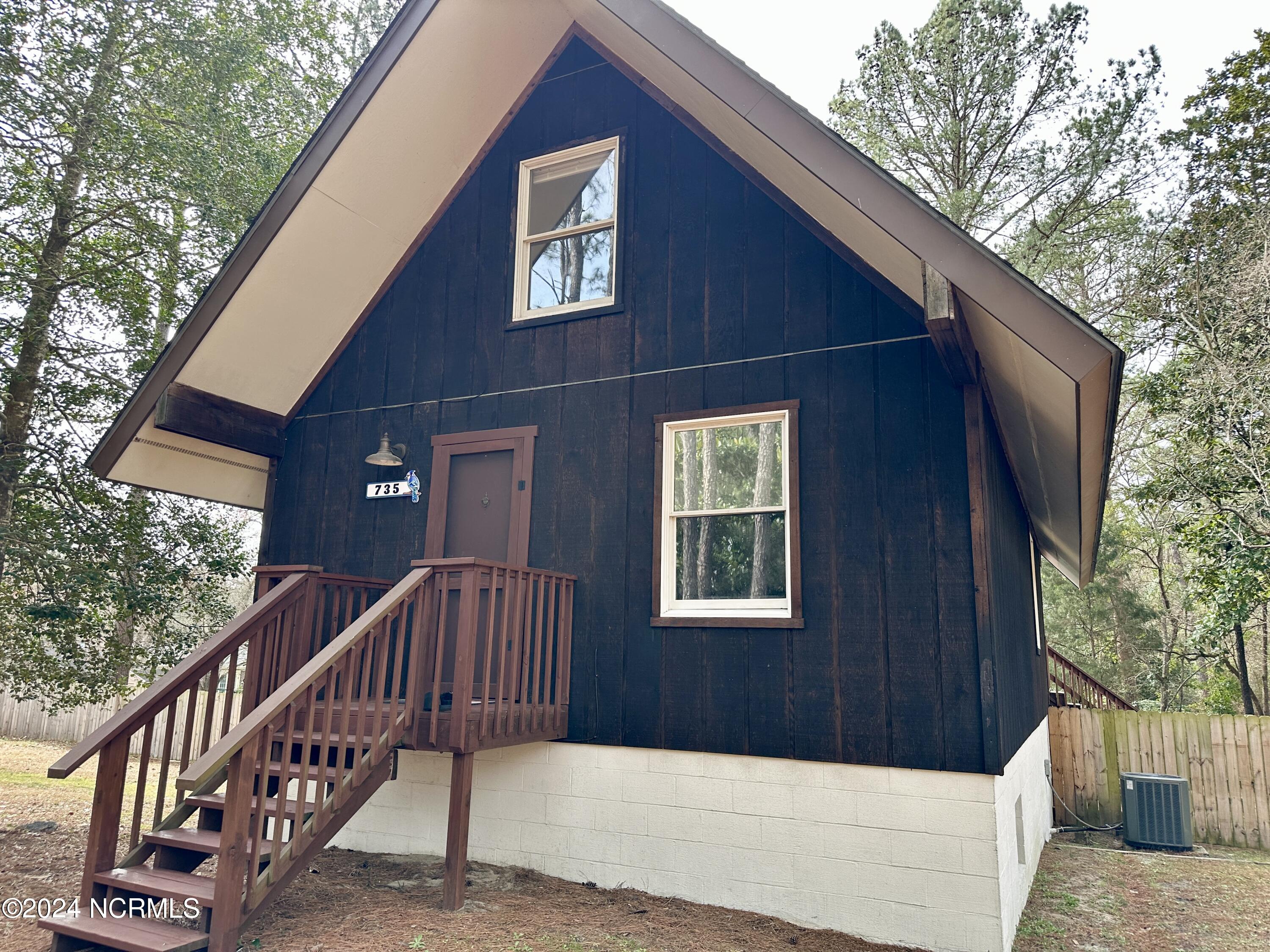 735 E Philadelphia Avenue