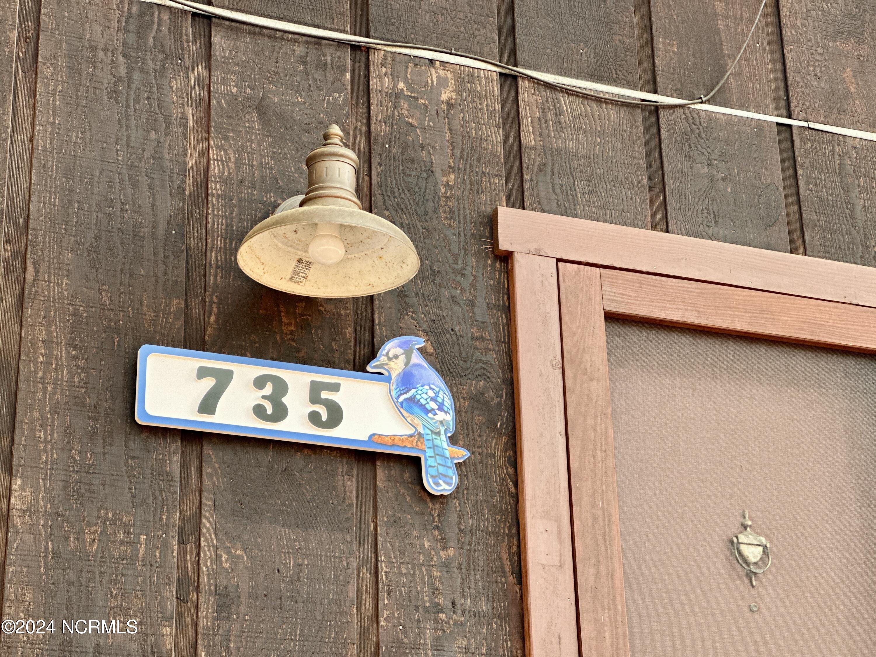 735 E Philadelphia Avenue