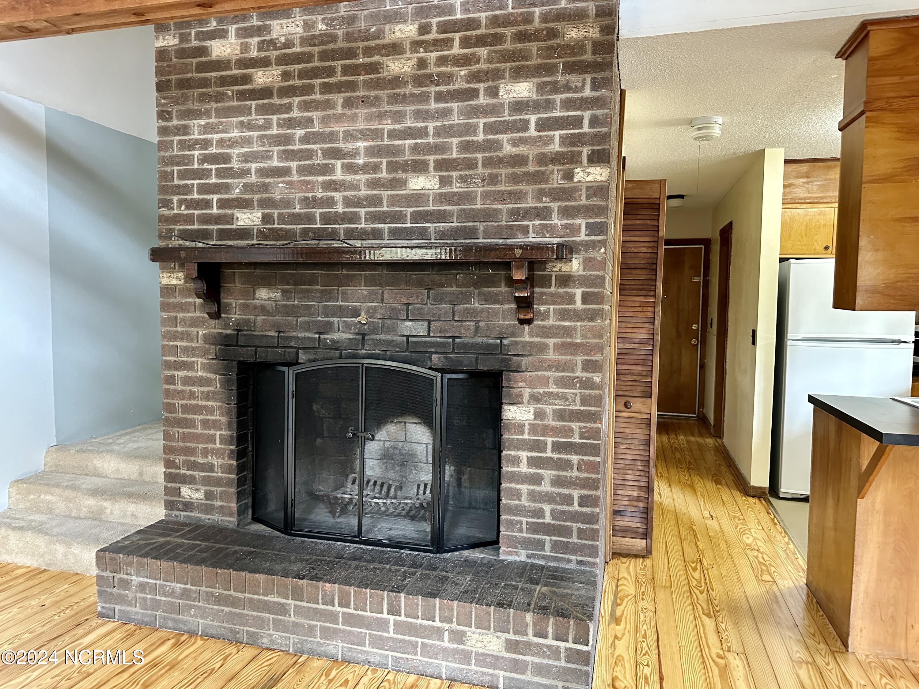 735 E Philadelphia Avenue