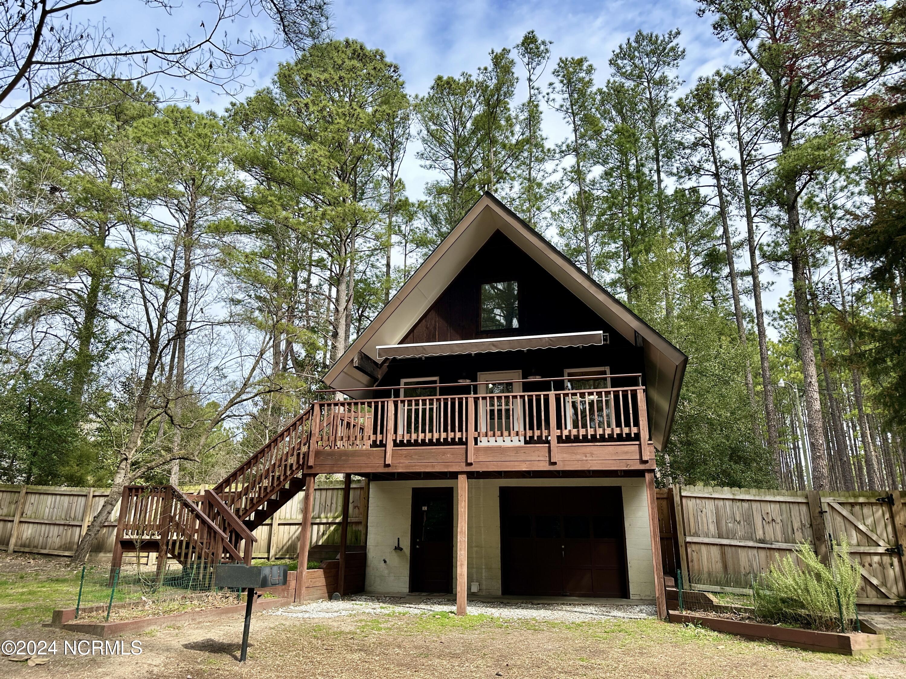 735 E Philadelphia Avenue