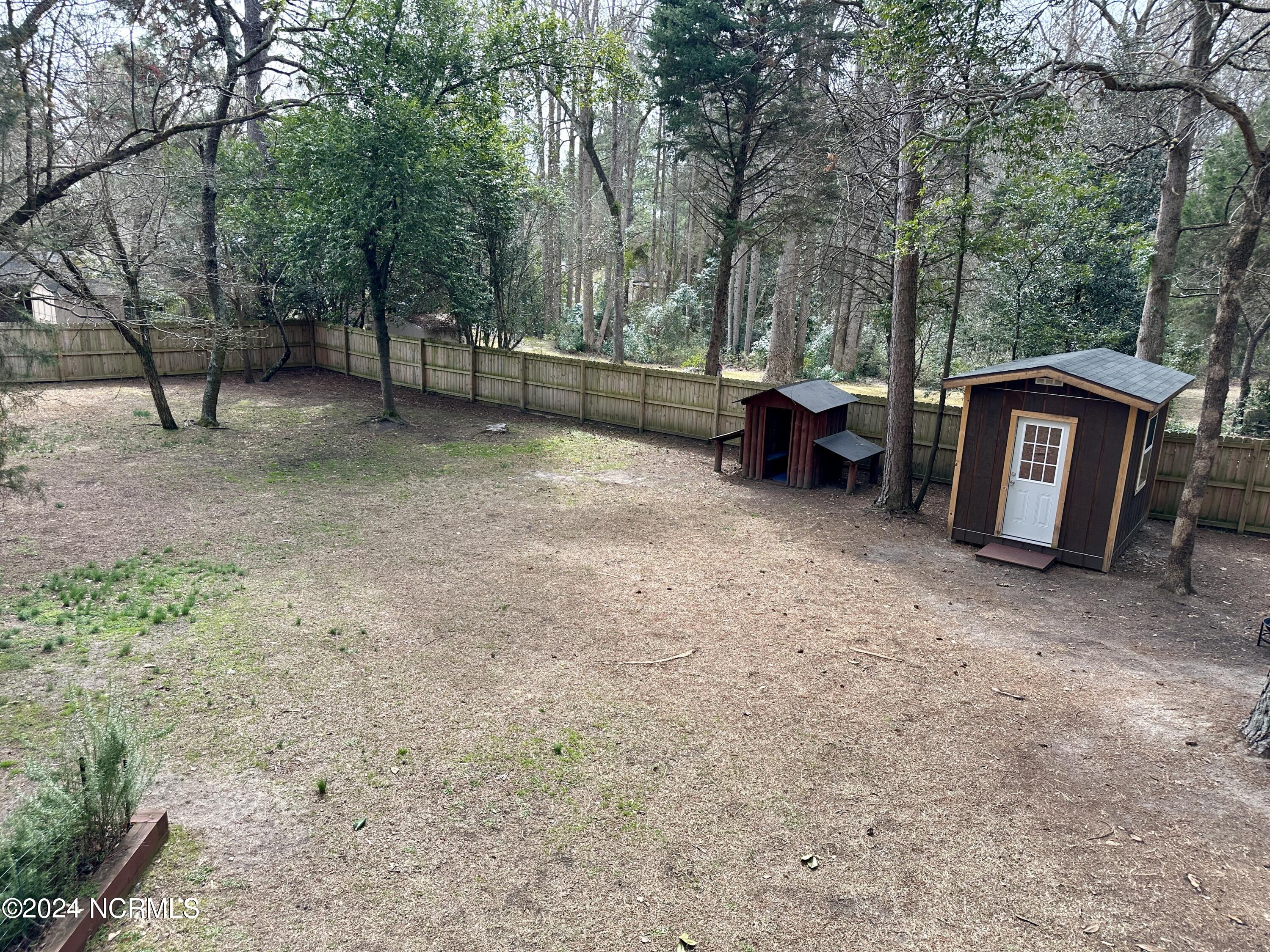 735 E Philadelphia Avenue