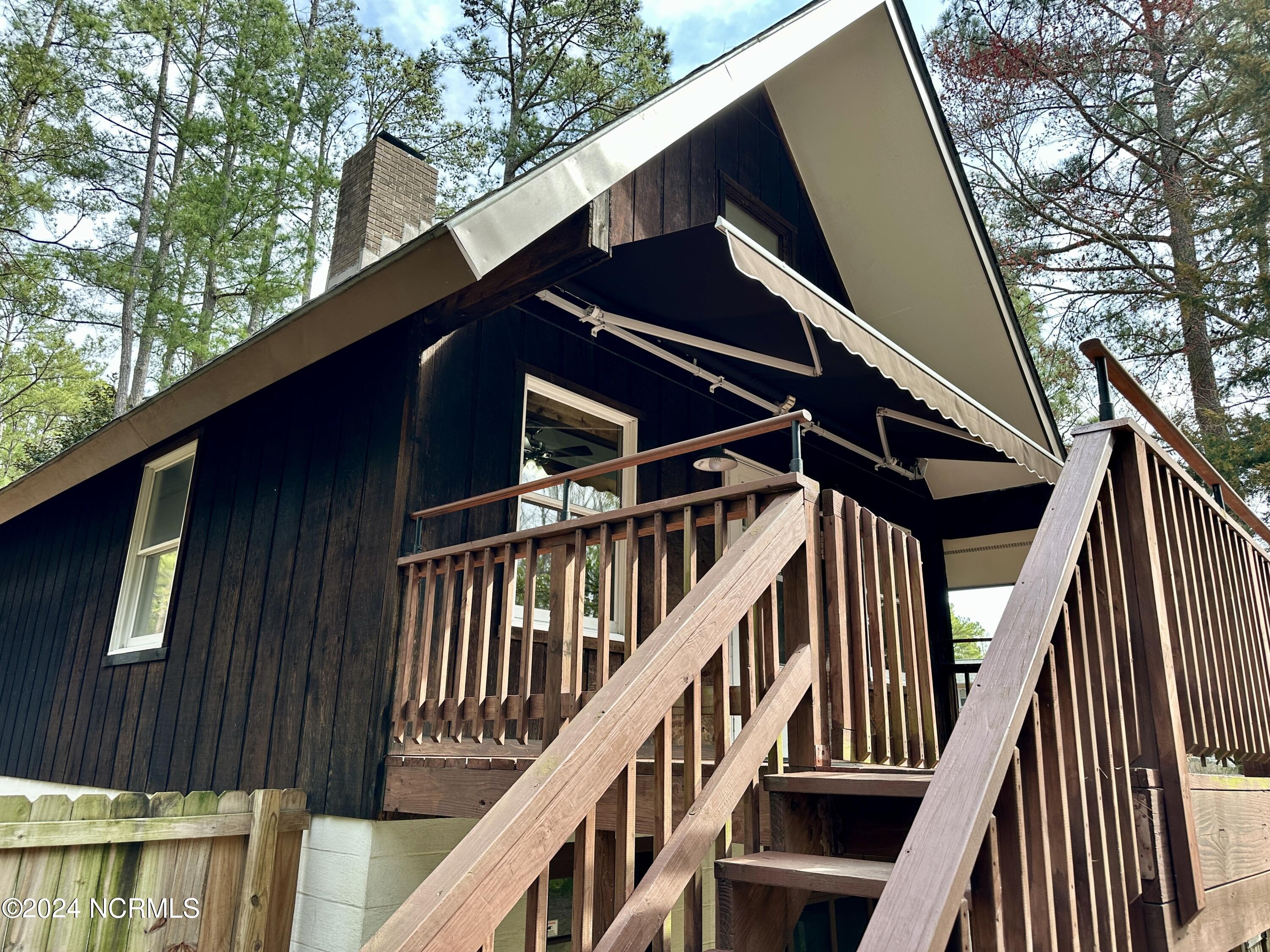 735 E Philadelphia Avenue