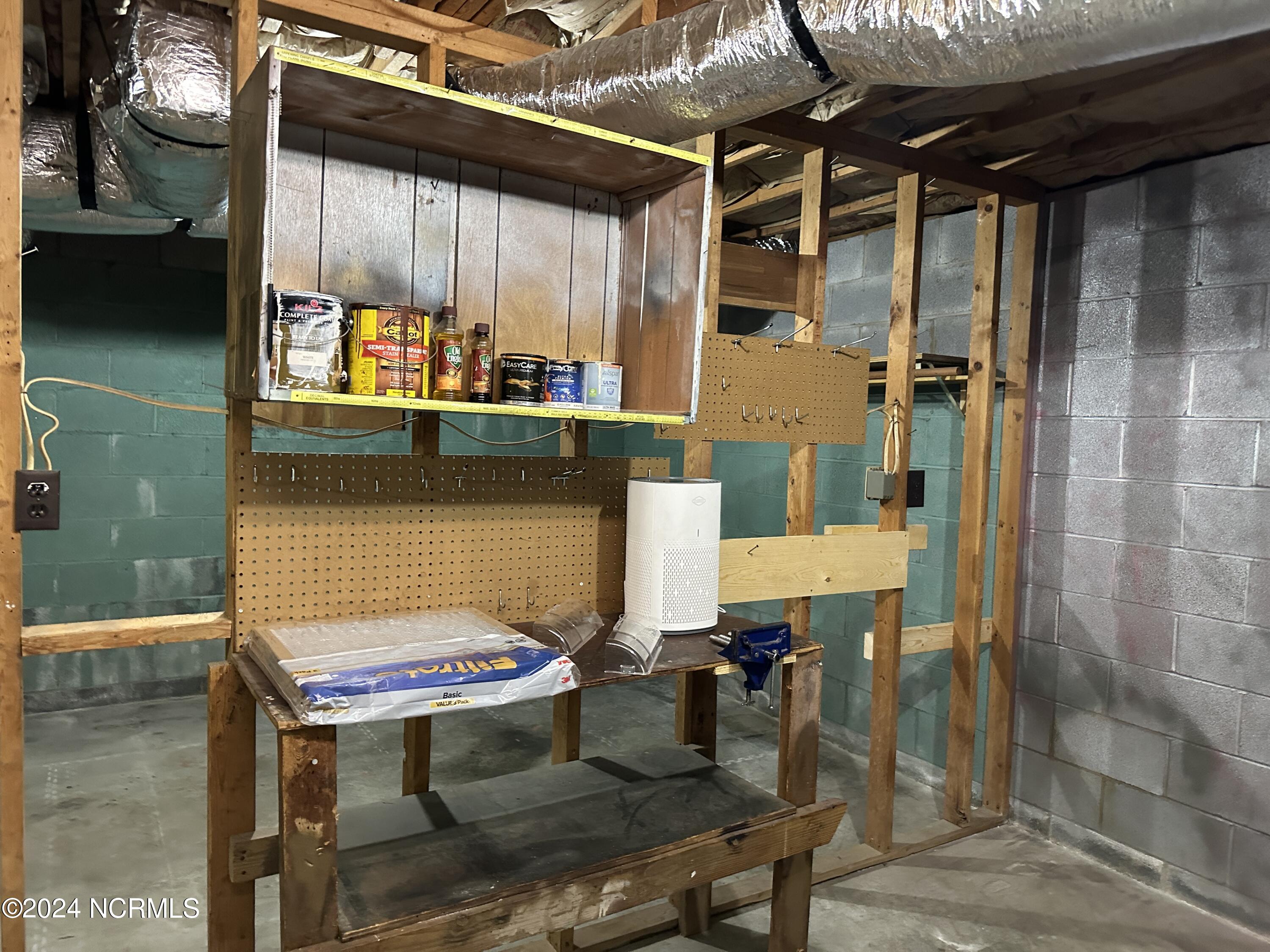 735 E Philadelphia Avenue