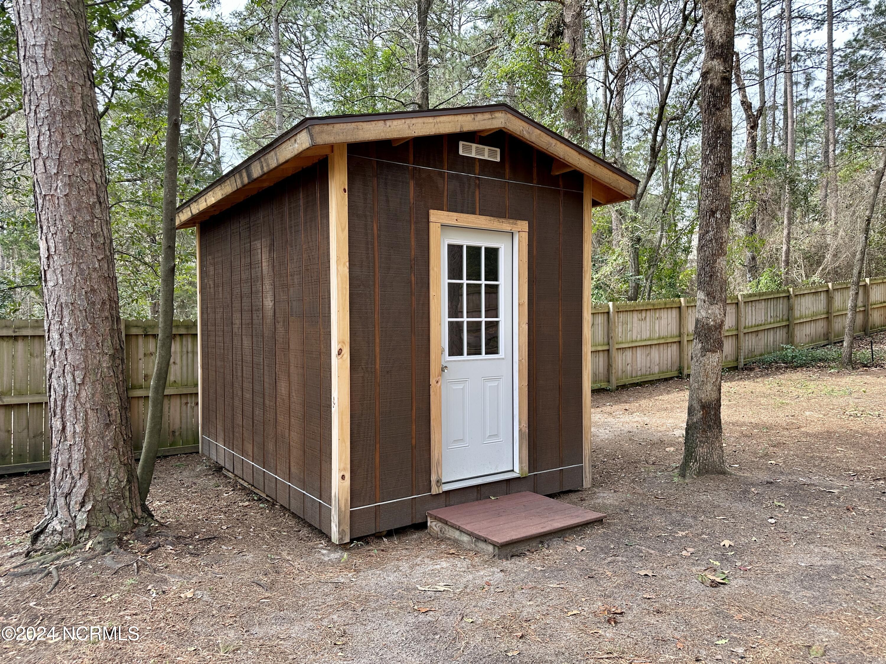 735 E Philadelphia Avenue