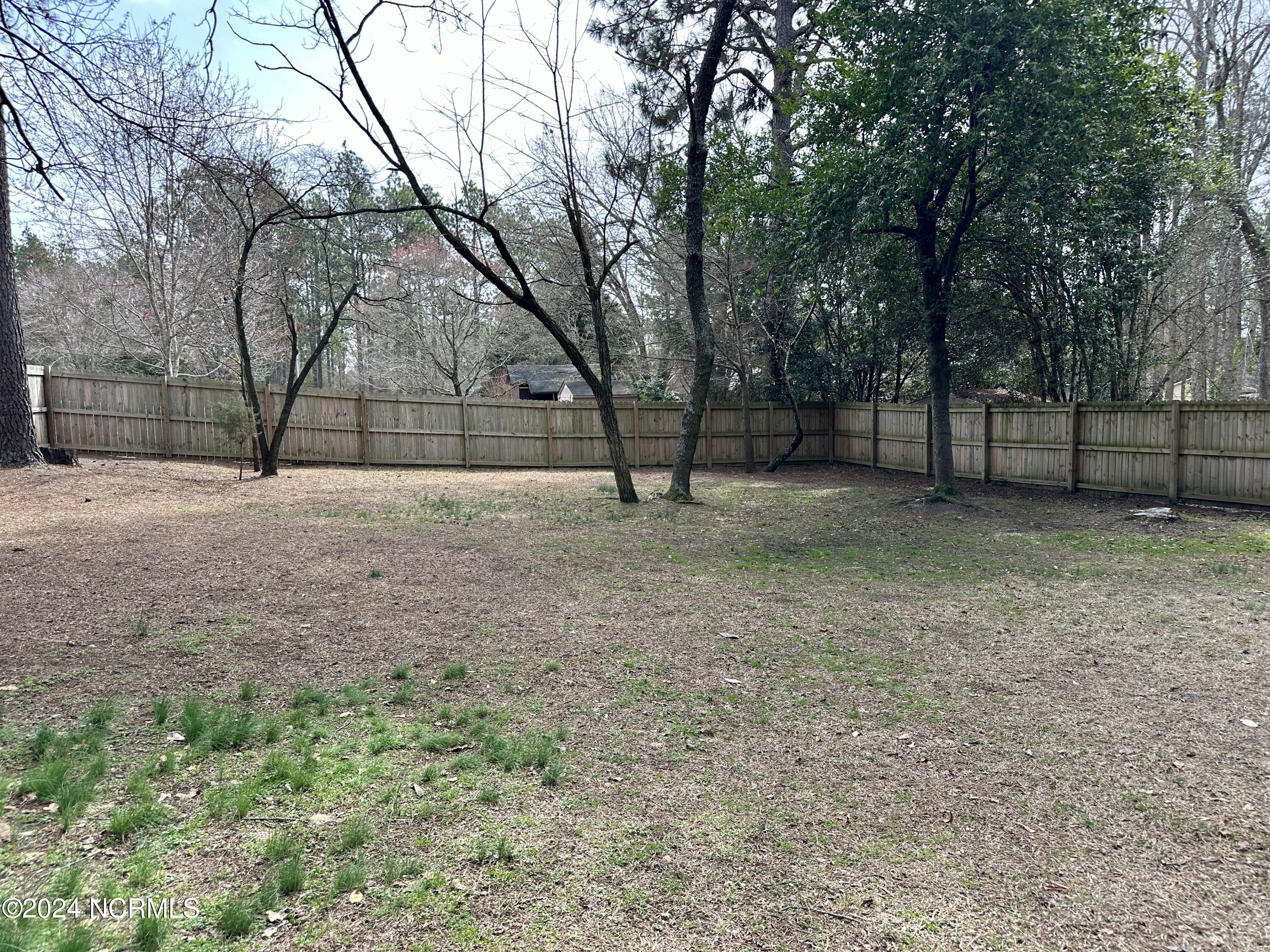 735 E Philadelphia Avenue