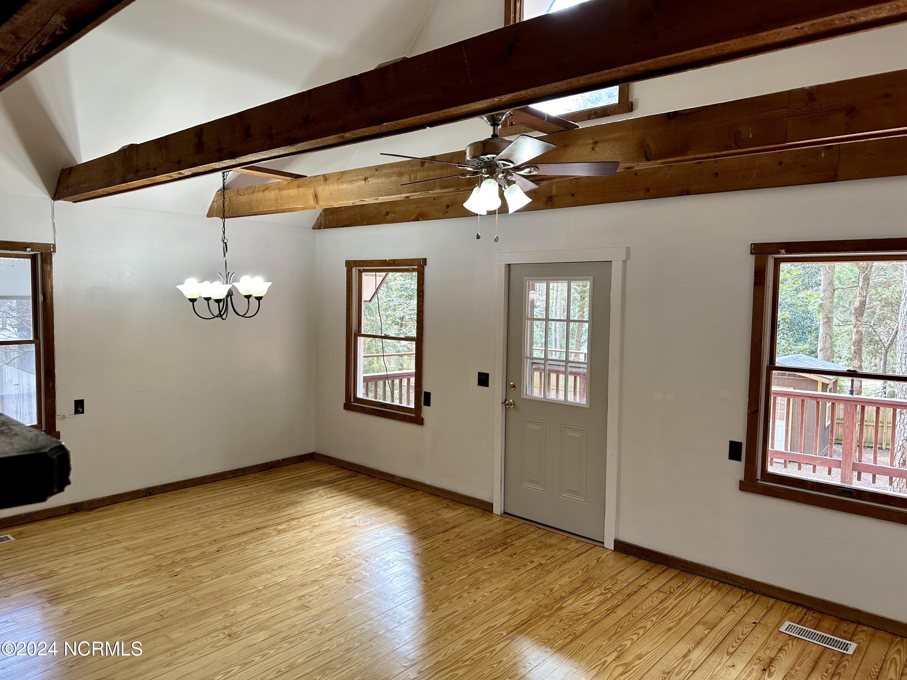 735 E Philadelphia Avenue