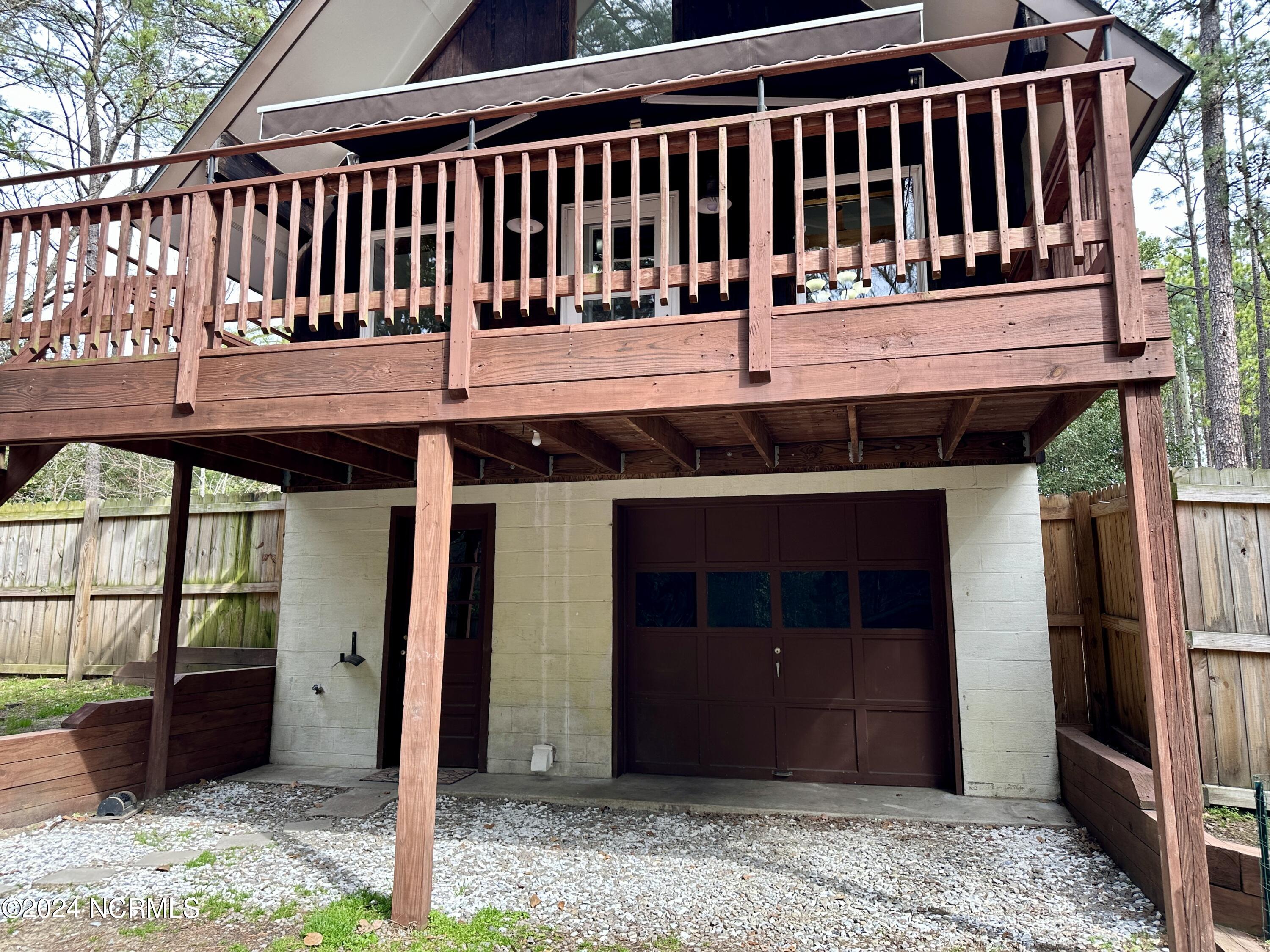 735 E Philadelphia Avenue