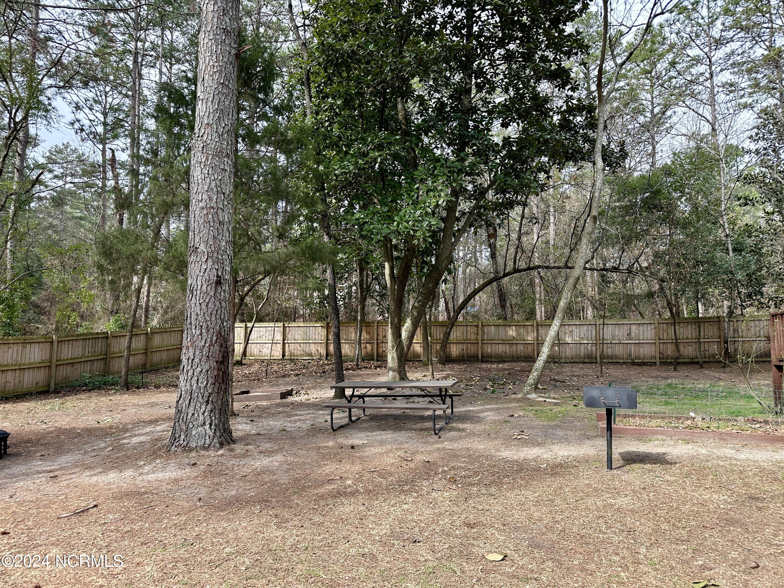 735 E Philadelphia Avenue