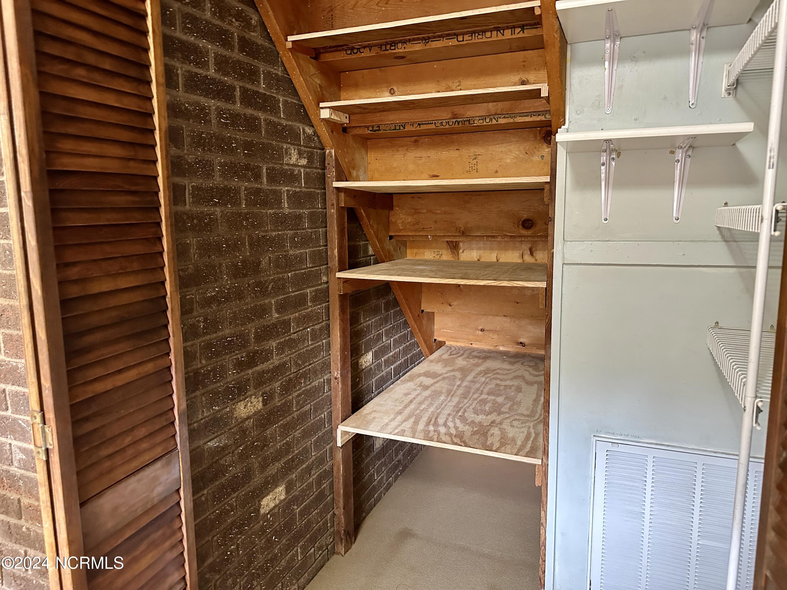 735 E Philadelphia Avenue