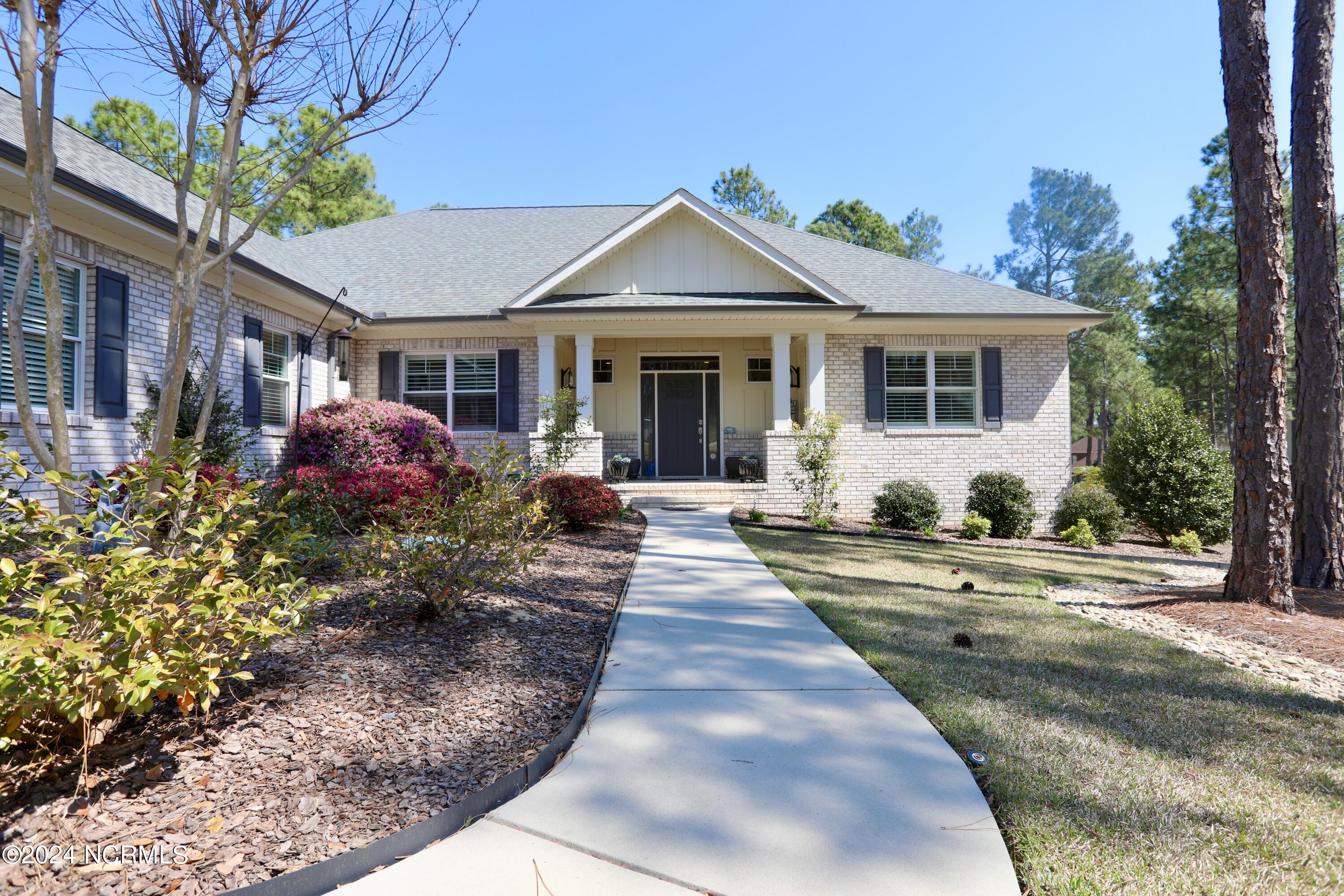 4 Masters Place