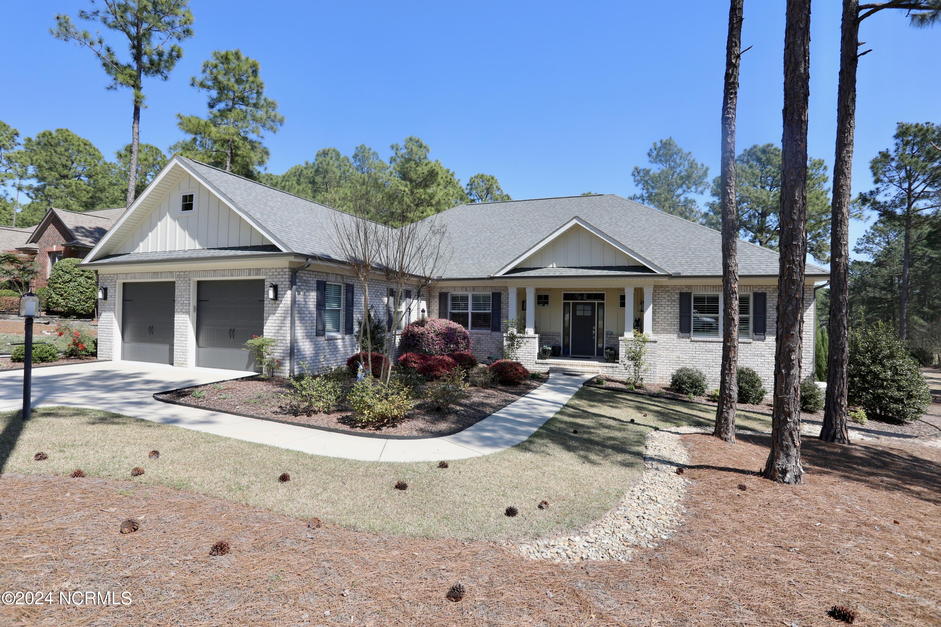 4 Masters Place
