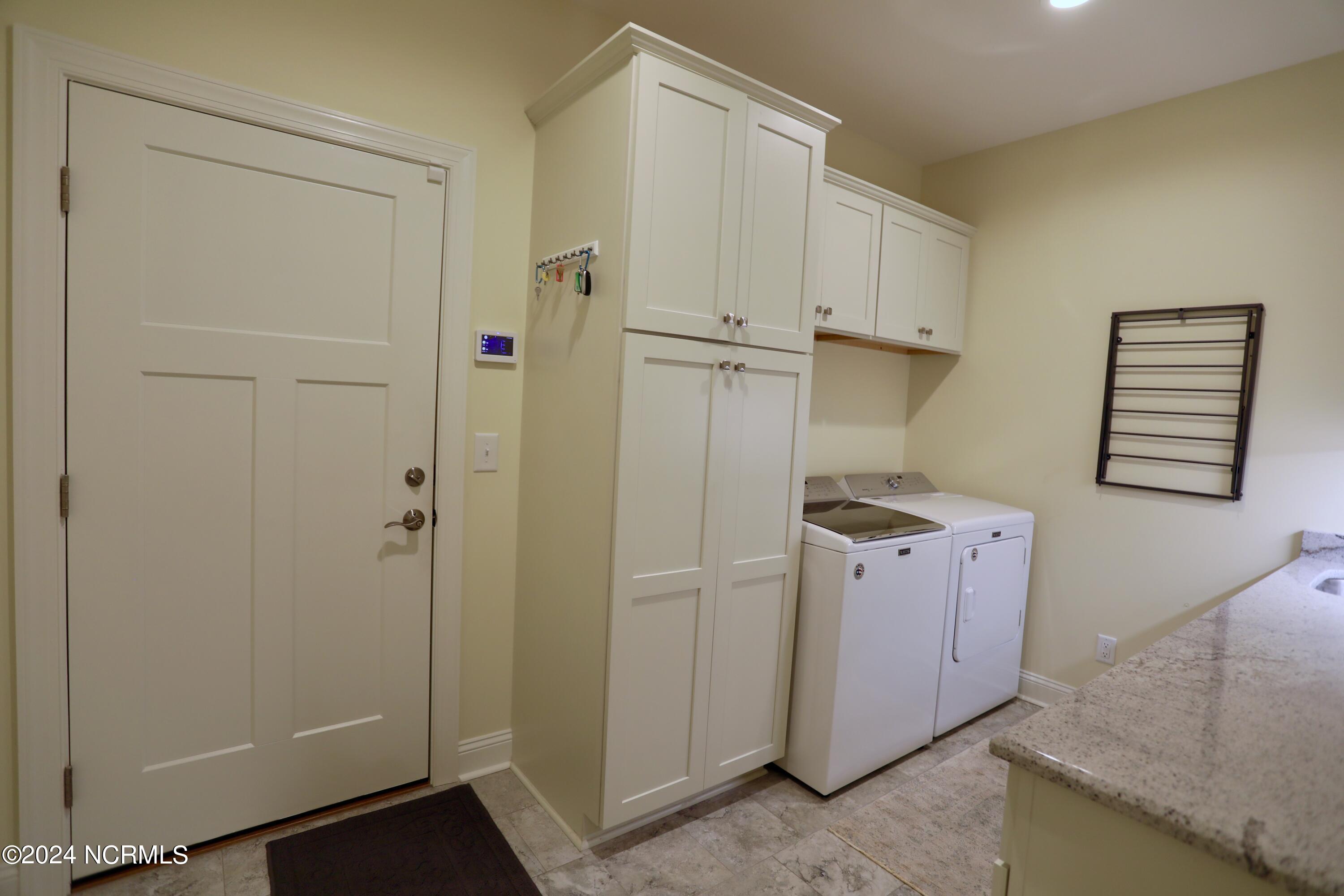 4 Masters Place