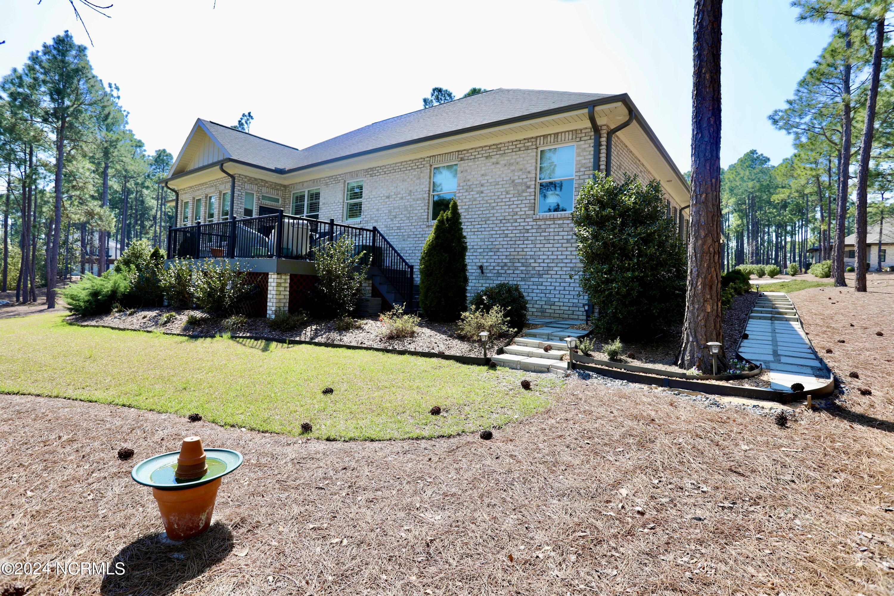 4 Masters Place