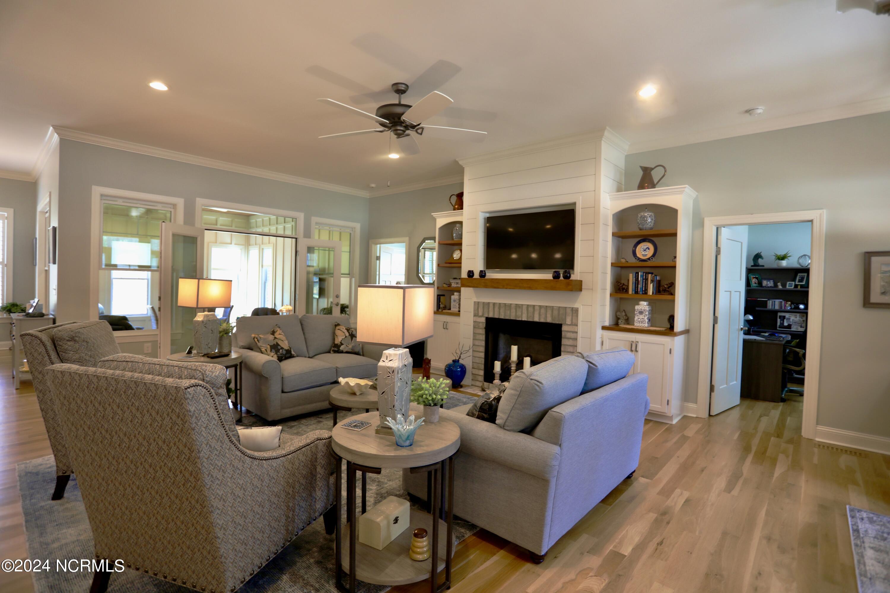 4 Masters Place
