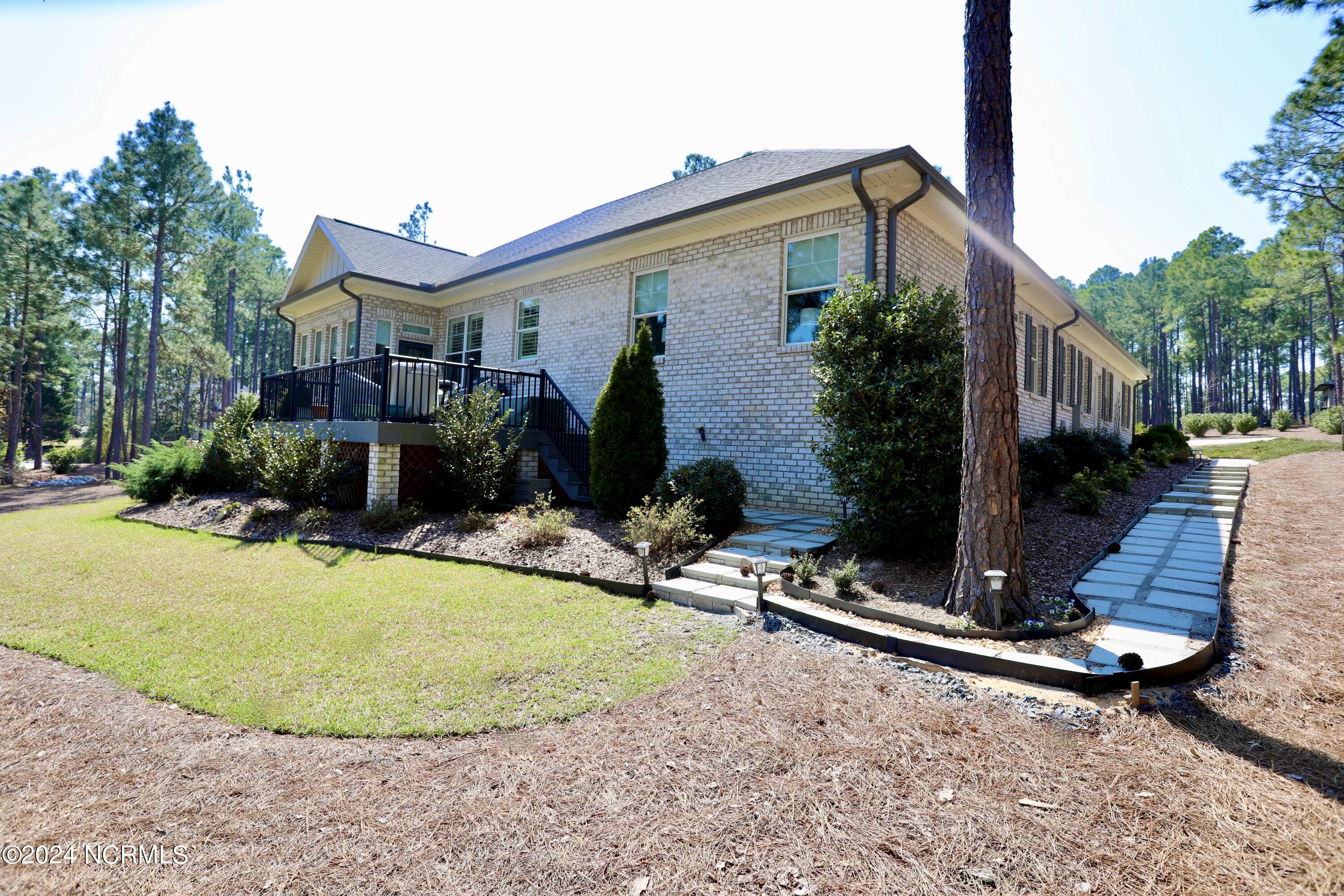 4 Masters Place