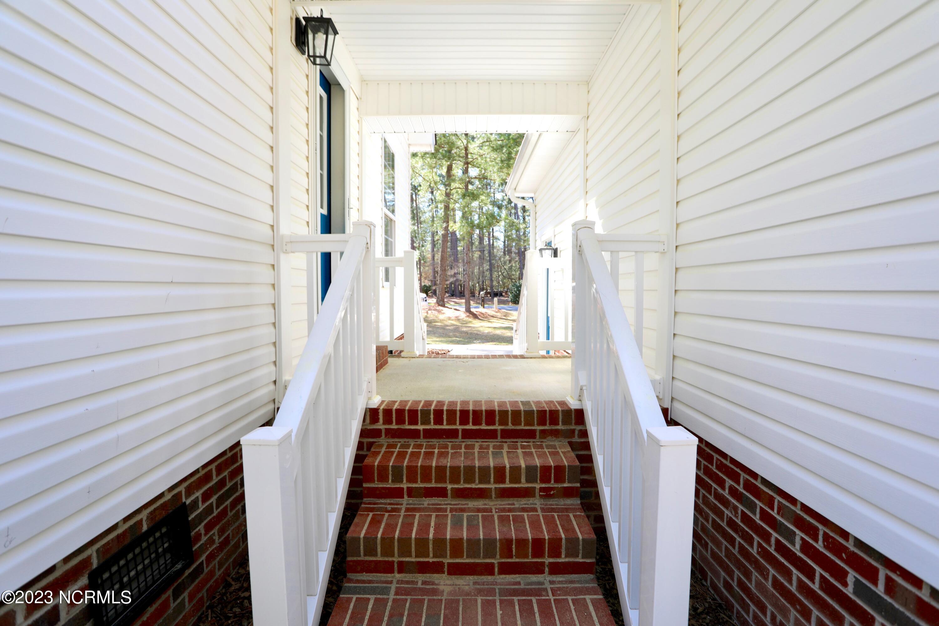 198 Horseshoe Drive