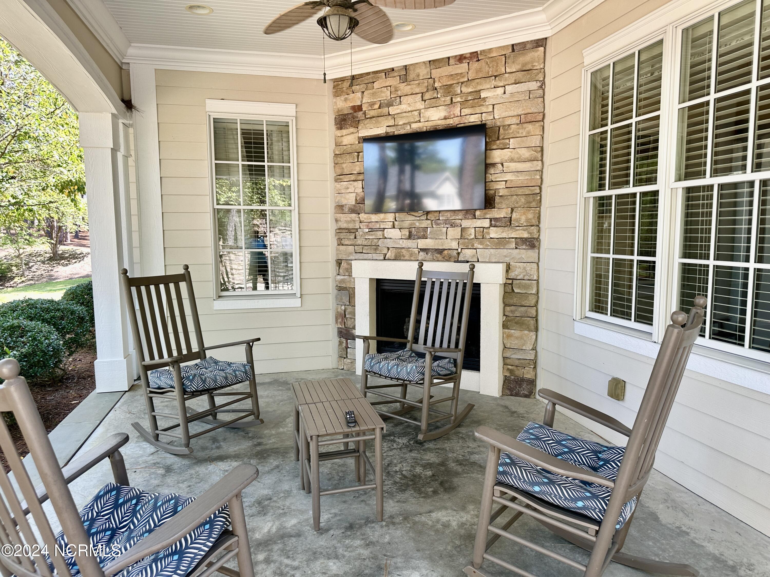 260 Cochrane Castle Circle, # 6