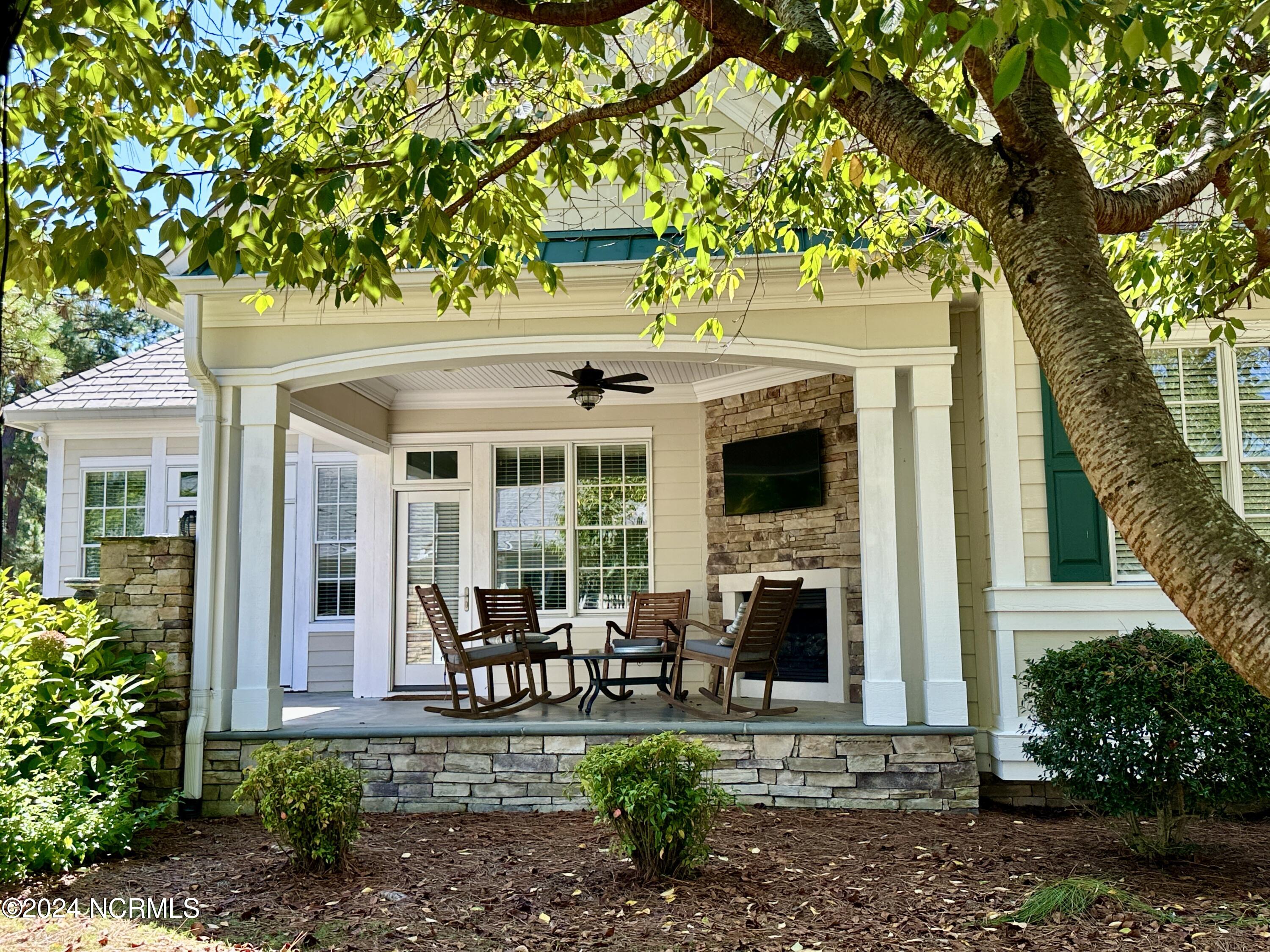 260 Cochrane Castle Circle, # 6