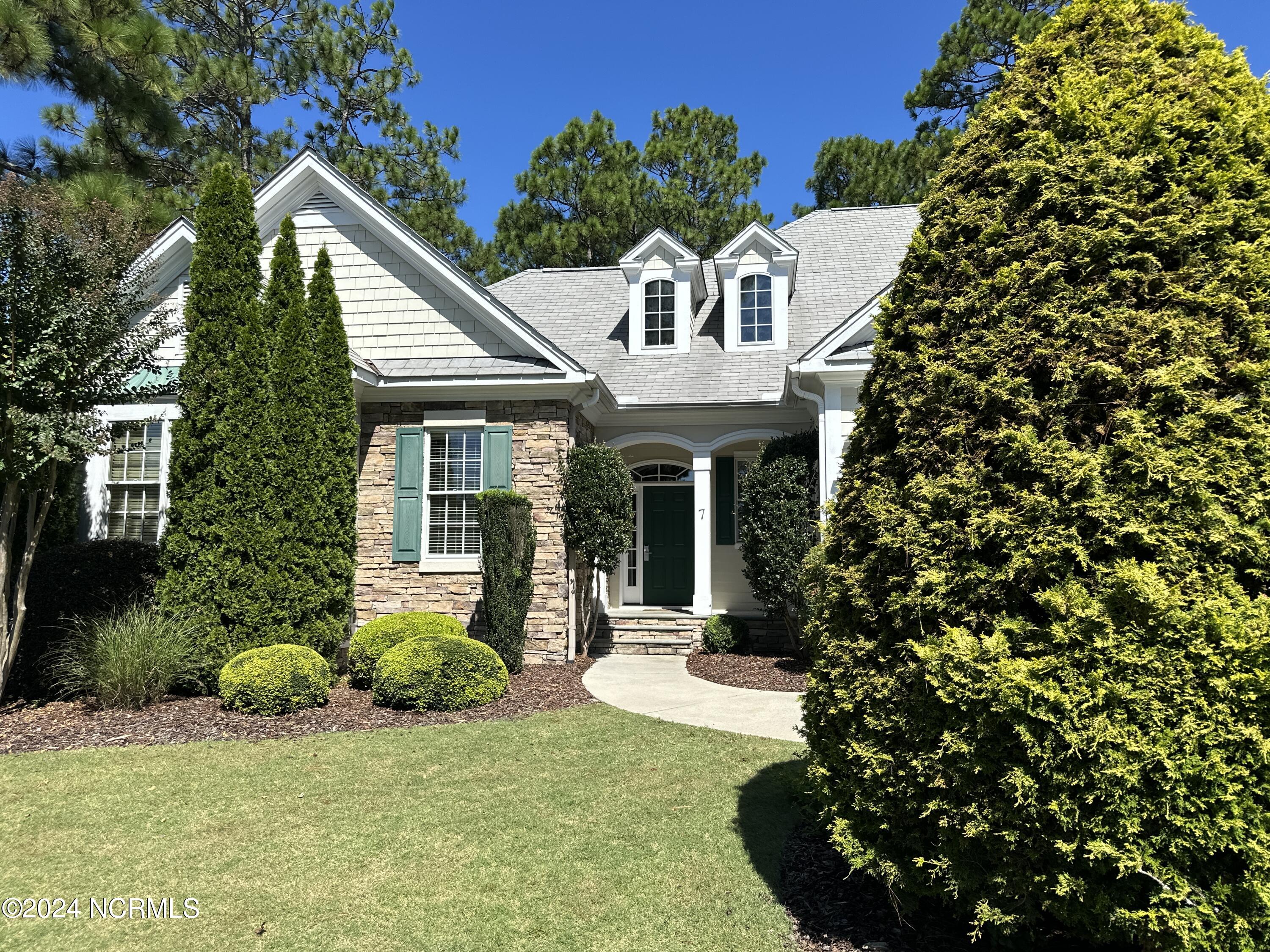 260 Cochrane Castle Circle, # 6
