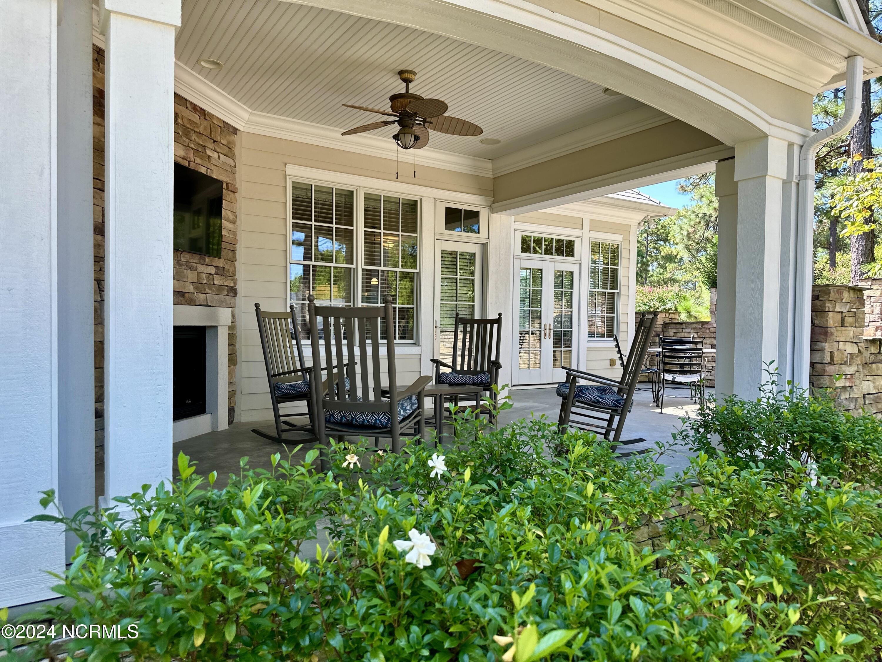 260 Cochrane Castle Circle, # 6