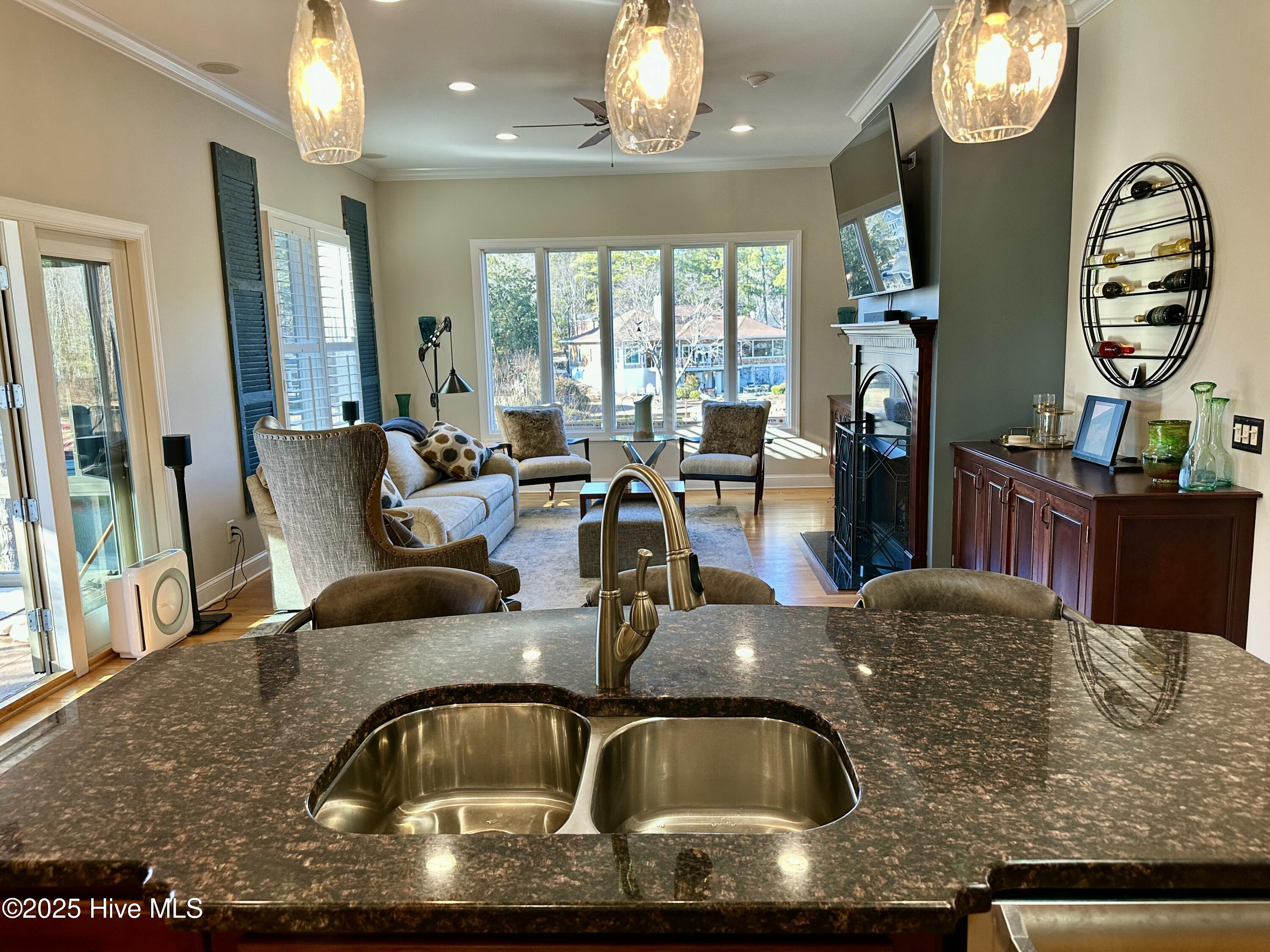 145 Lake Forest Drive SW