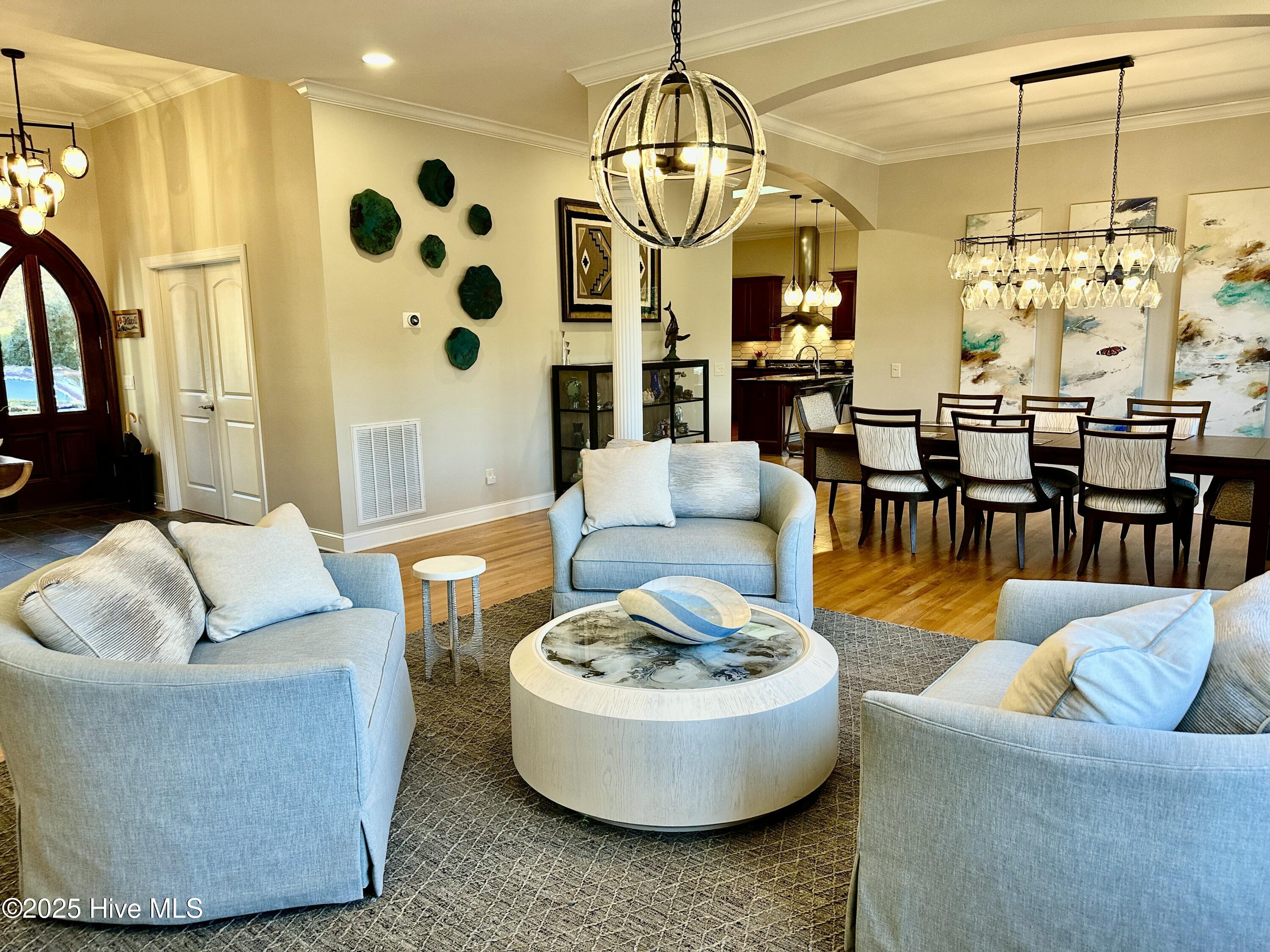 145 Lake Forest Drive SW