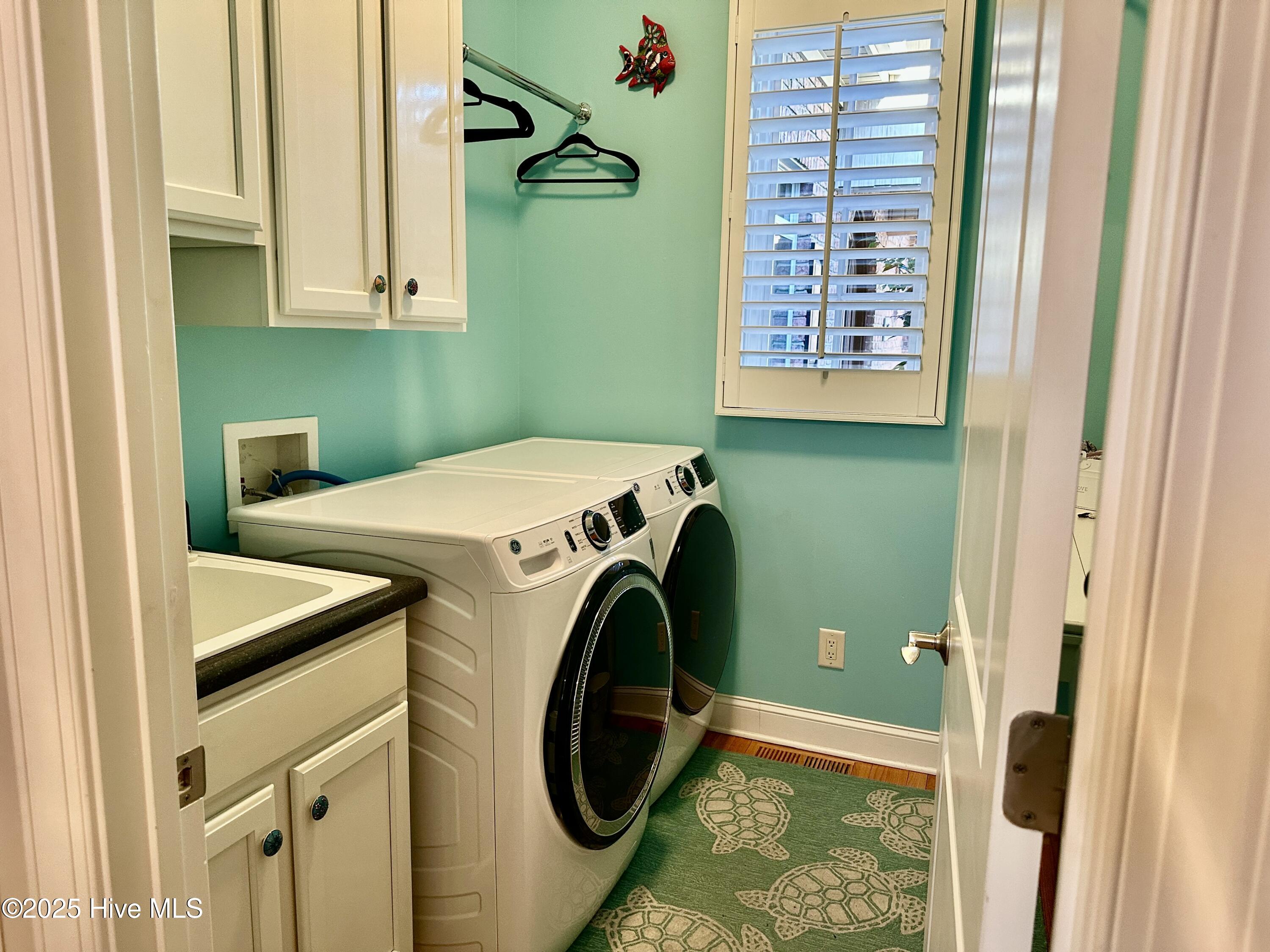 145 Lake Forest Drive SW