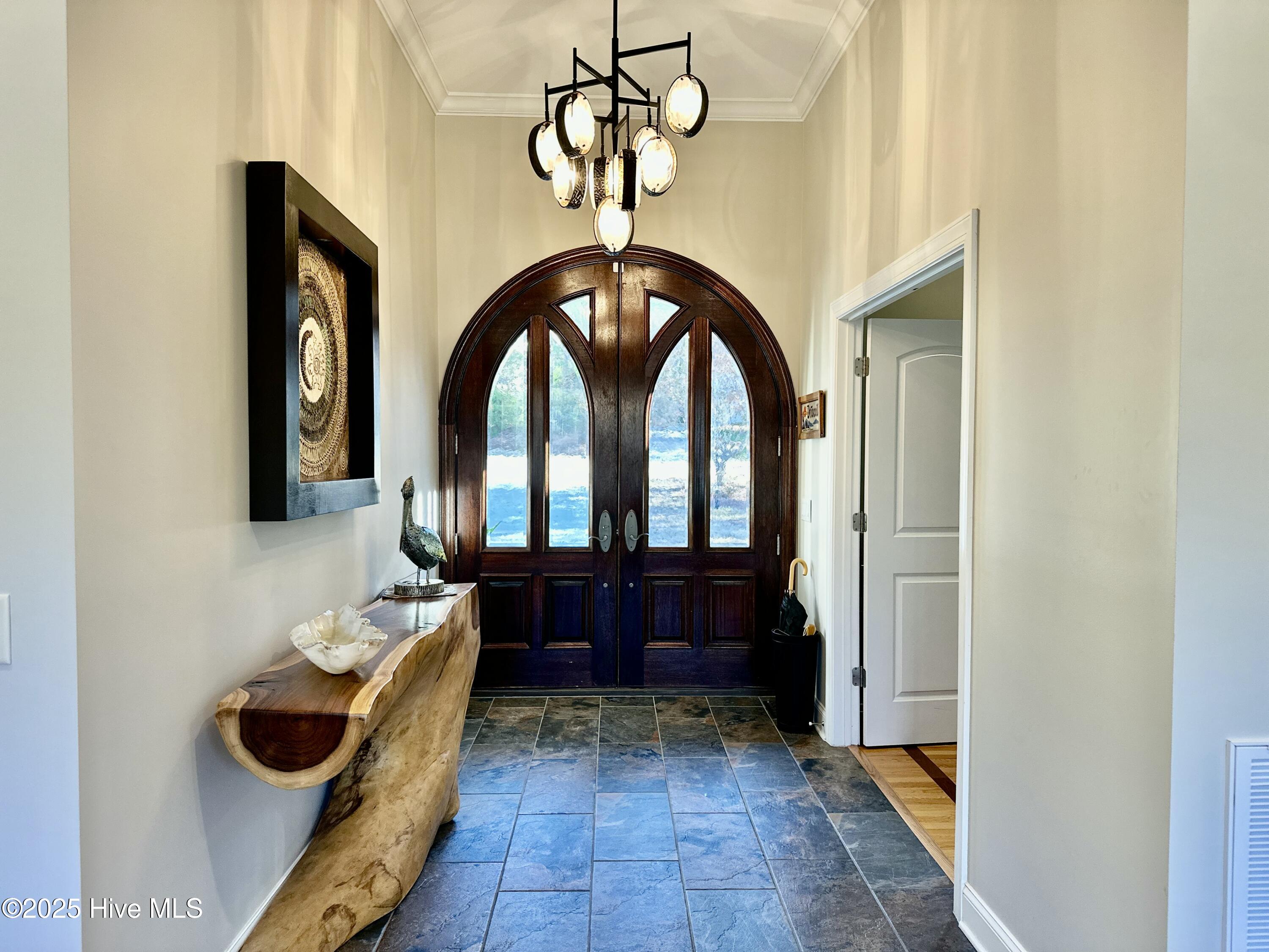 145 Lake Forest Drive SW