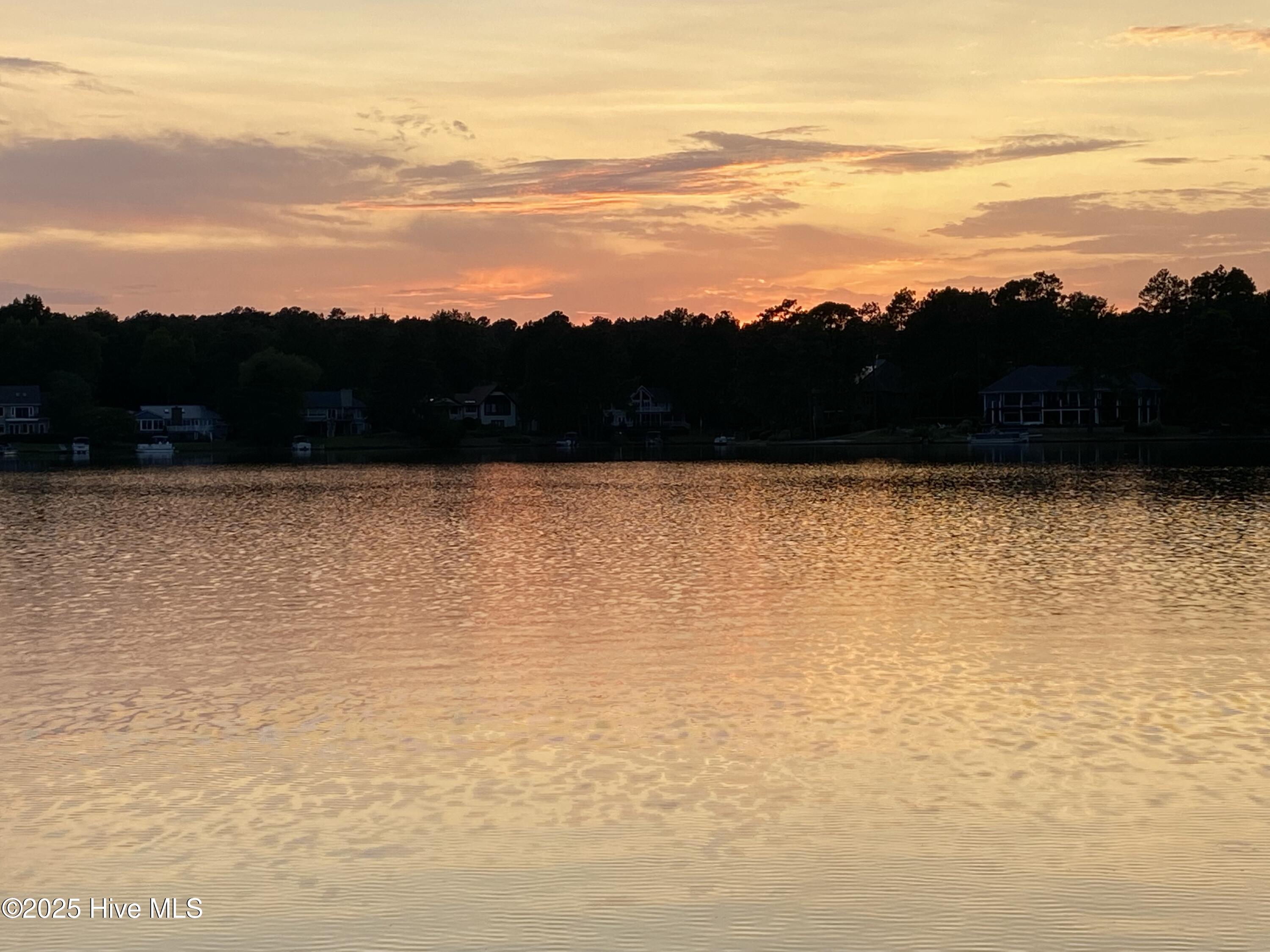 145 Lake Forest Drive SW